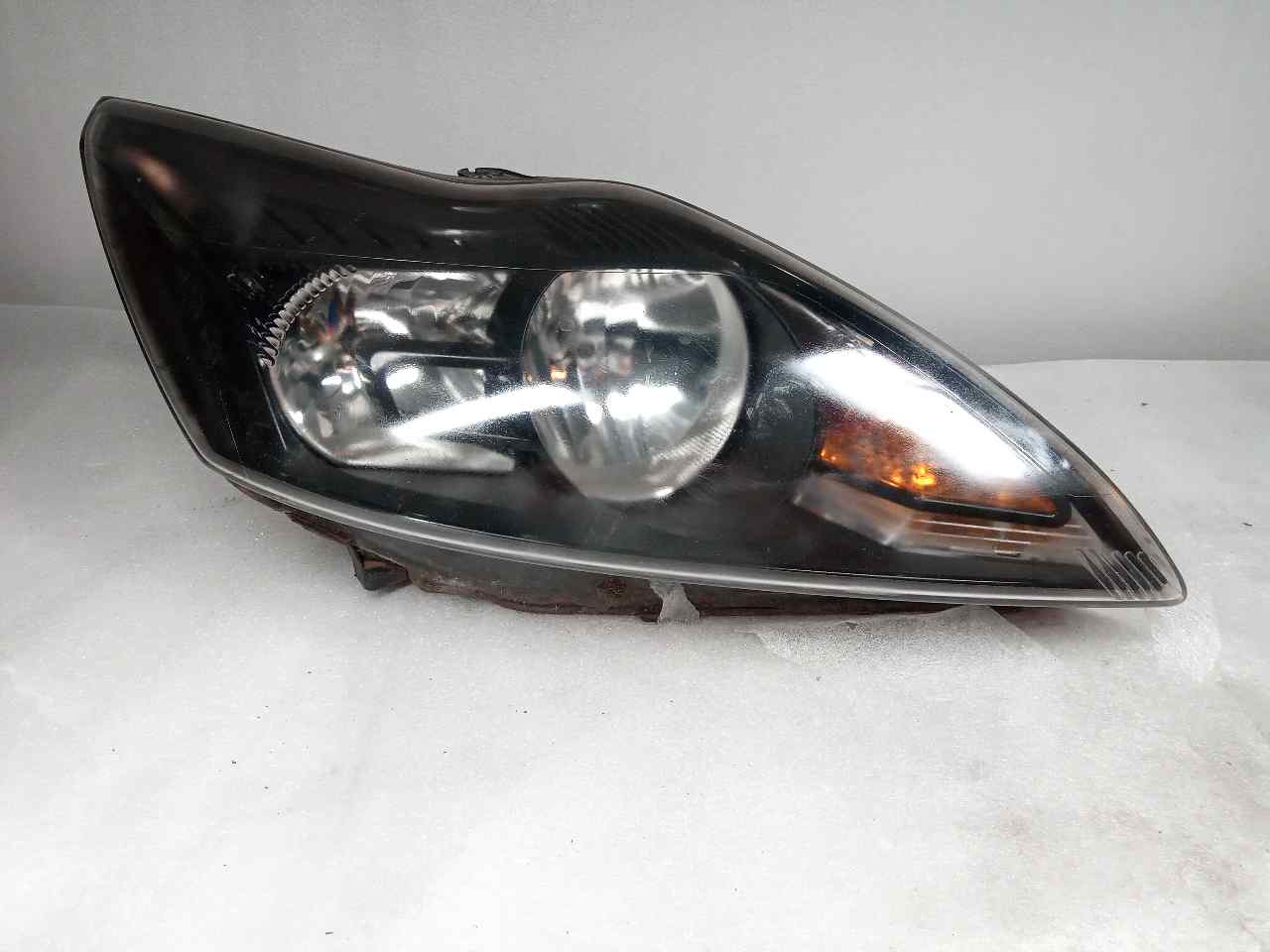 FORD Focus 2 generation (2004-2011) Front Right Headlight 8M5113W029 25320563