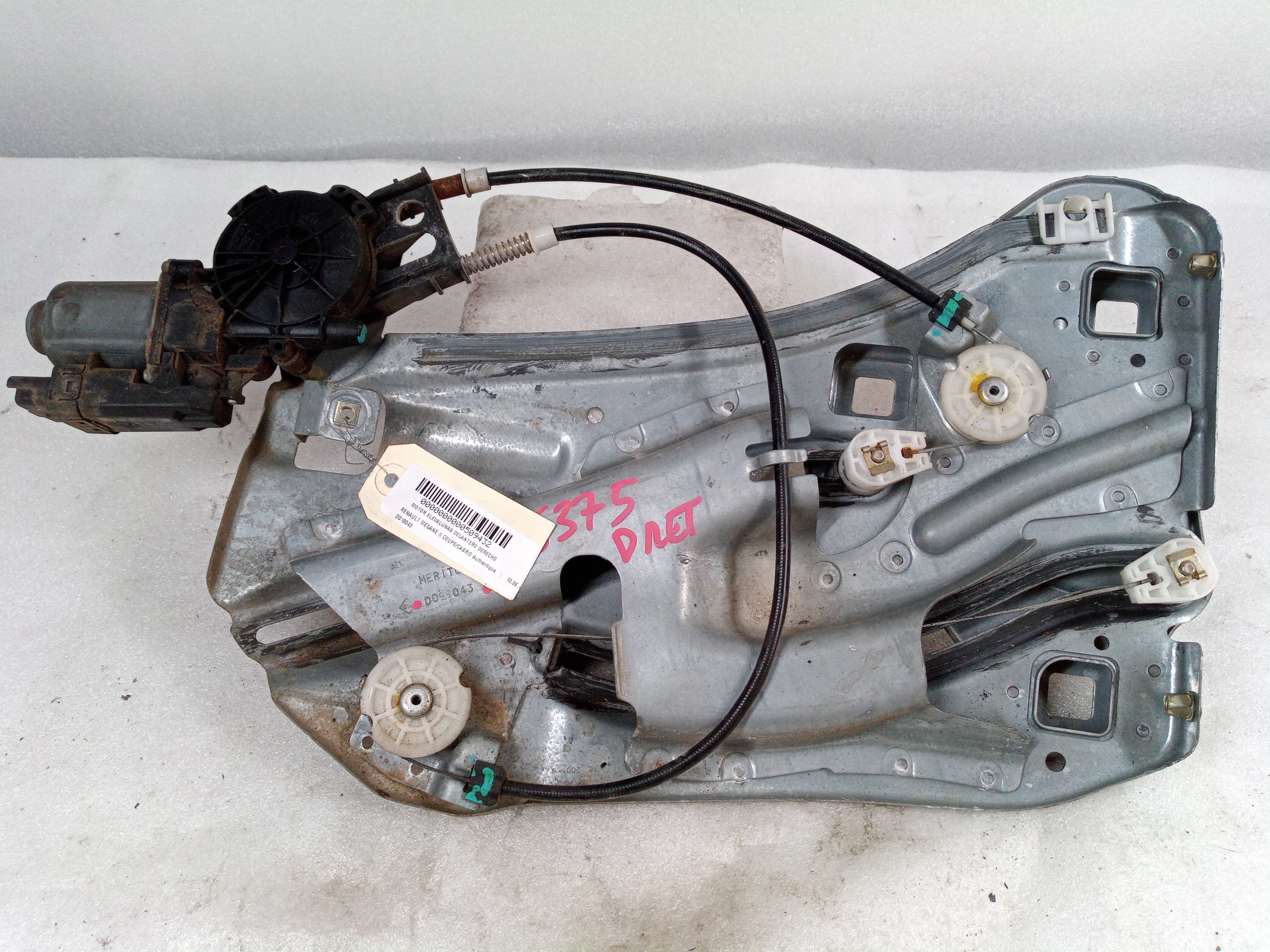 RENAULT Megane 2 generation (2002-2012) Front Right Door Window Control Motor D099043 24827948