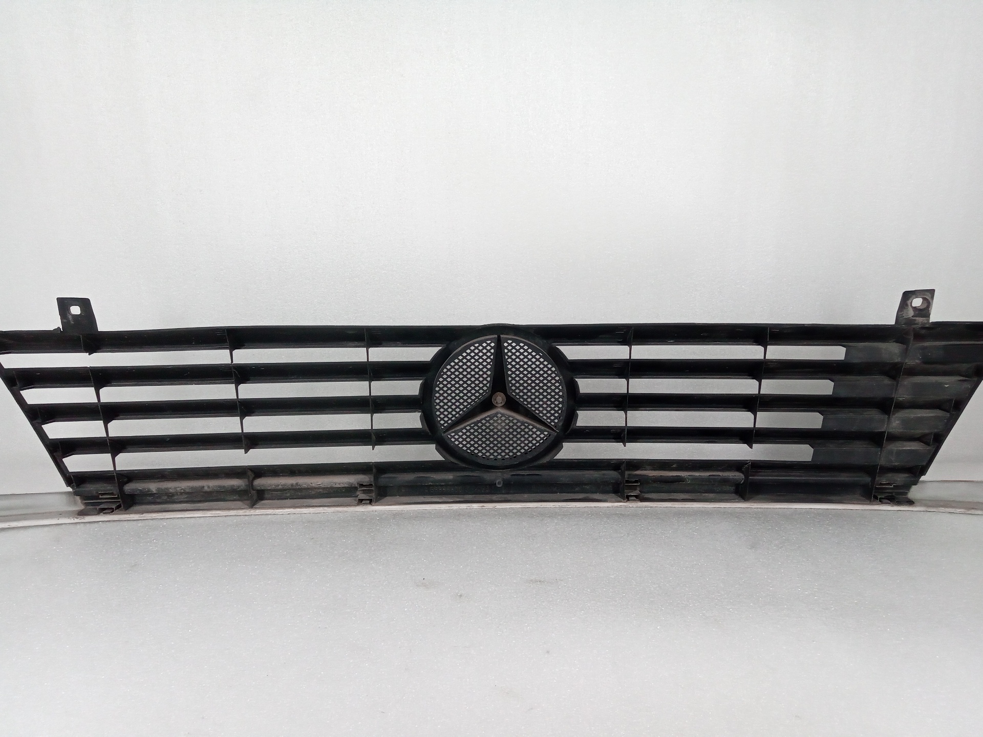 MERCEDES-BENZ Vito W638 (1996-2003) Grila radiatorului A6388880015 20079637