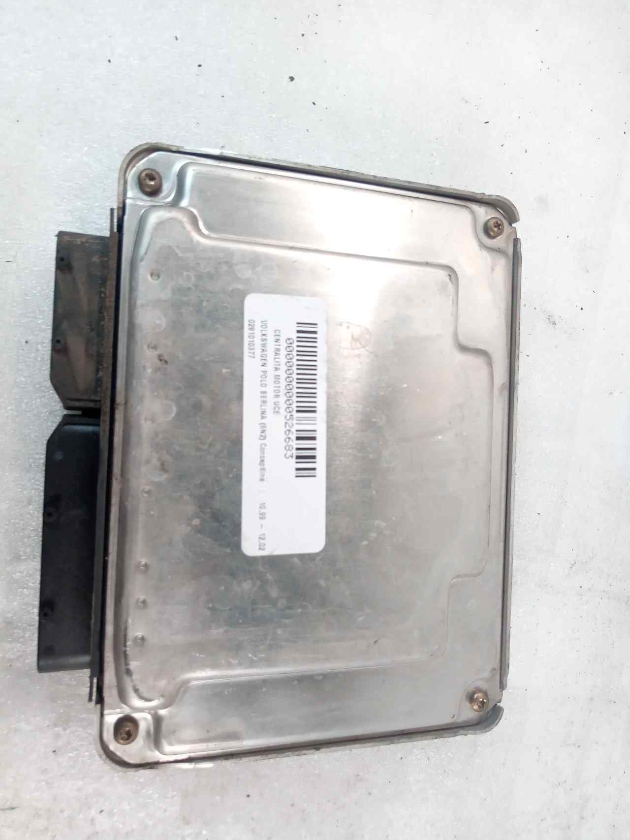 Switchboard engine uce 0281010377 de Volkswagen Polo (6n2) 1999-2001 - pieza usada