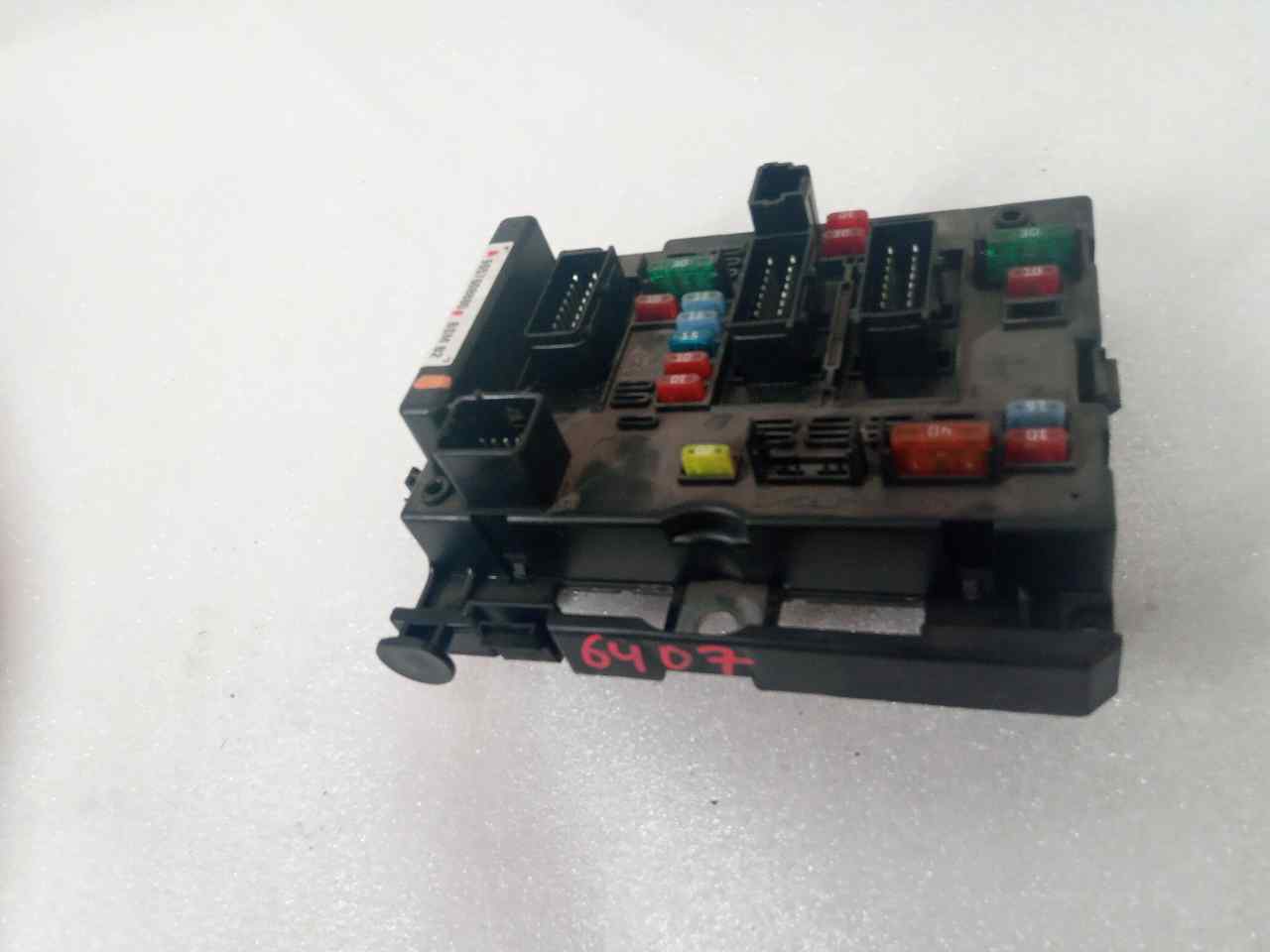 PEUGEOT 206 1 generation (1998-2009) Fuse Box 9657608880 23800730