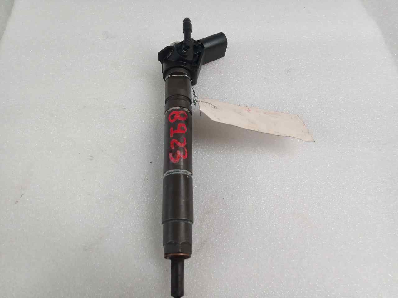 Inyector 0445115069 de Mercedes-benz Vito basic-kombi (639) 2006-0 - pieza usada
