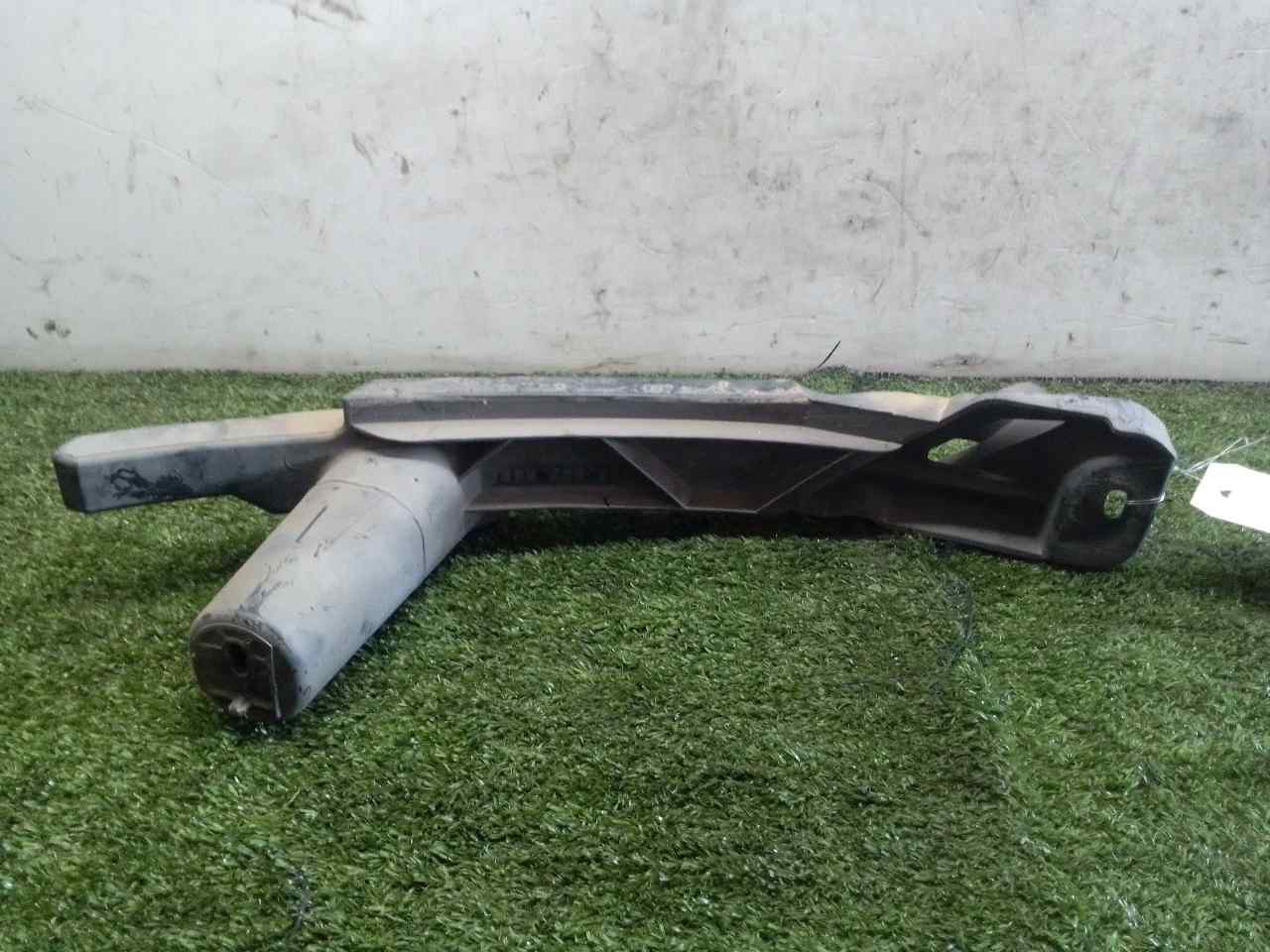 Molduras delanteras BSE 1K0807889A de Volkswagen Golf v (1k1) 2003-2008 102 CV - pieza usada