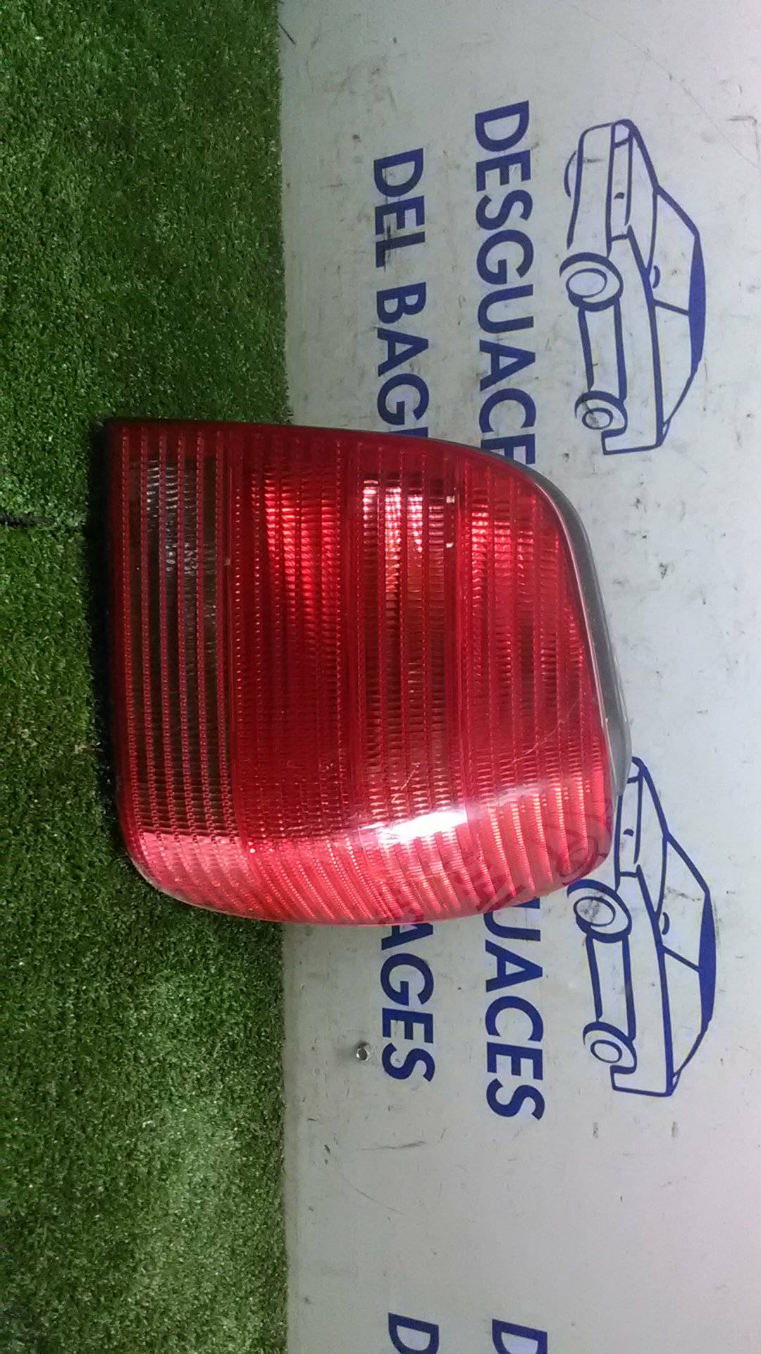 VOLKSWAGEN Polo 3 generation (1994-2002) Rear Right Taillight Lamp HELLA 20032636