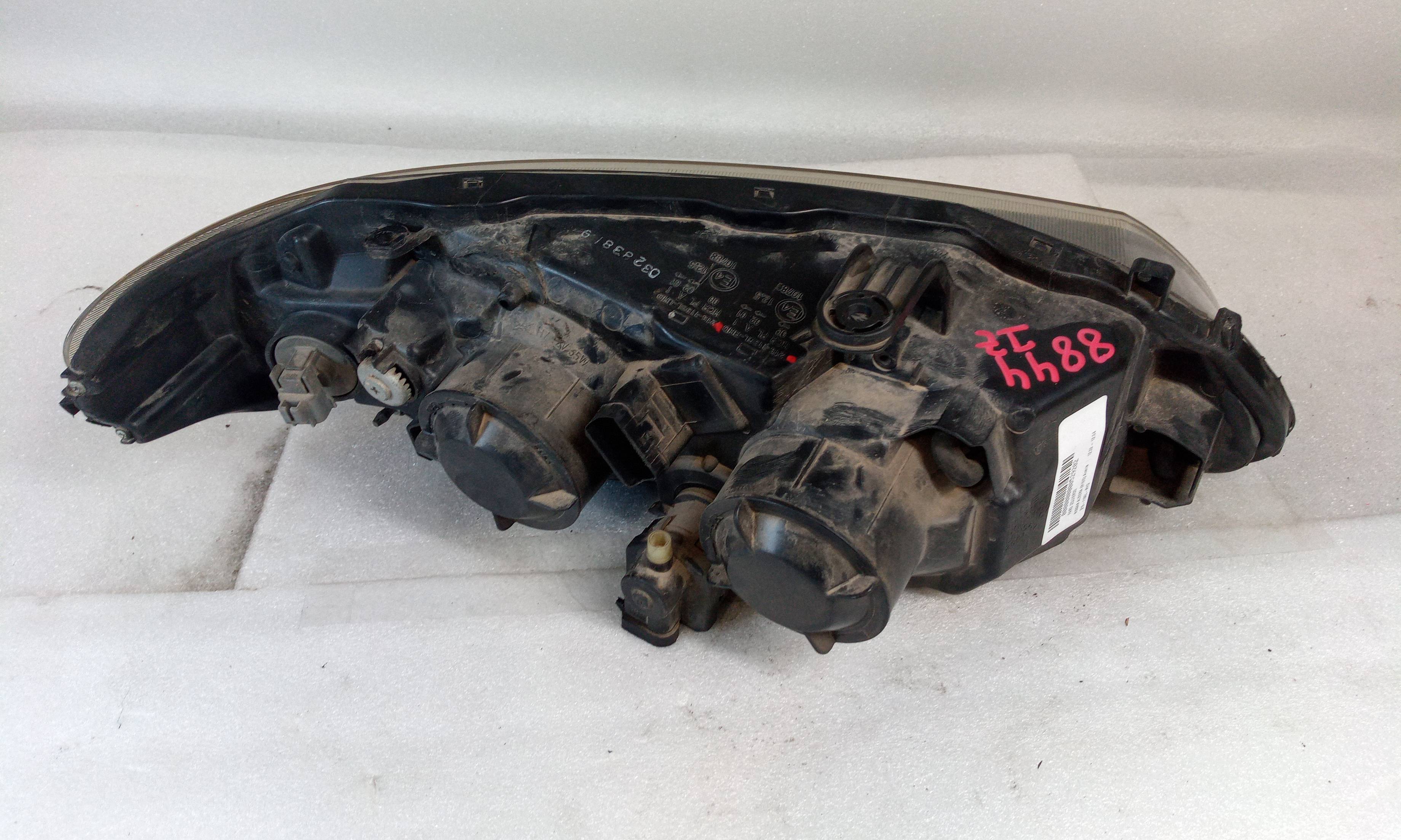 Faro izquierdo QC15 21511S6LRHD de Nissan Almera (n16/e) 2002-2004 - pieza usada