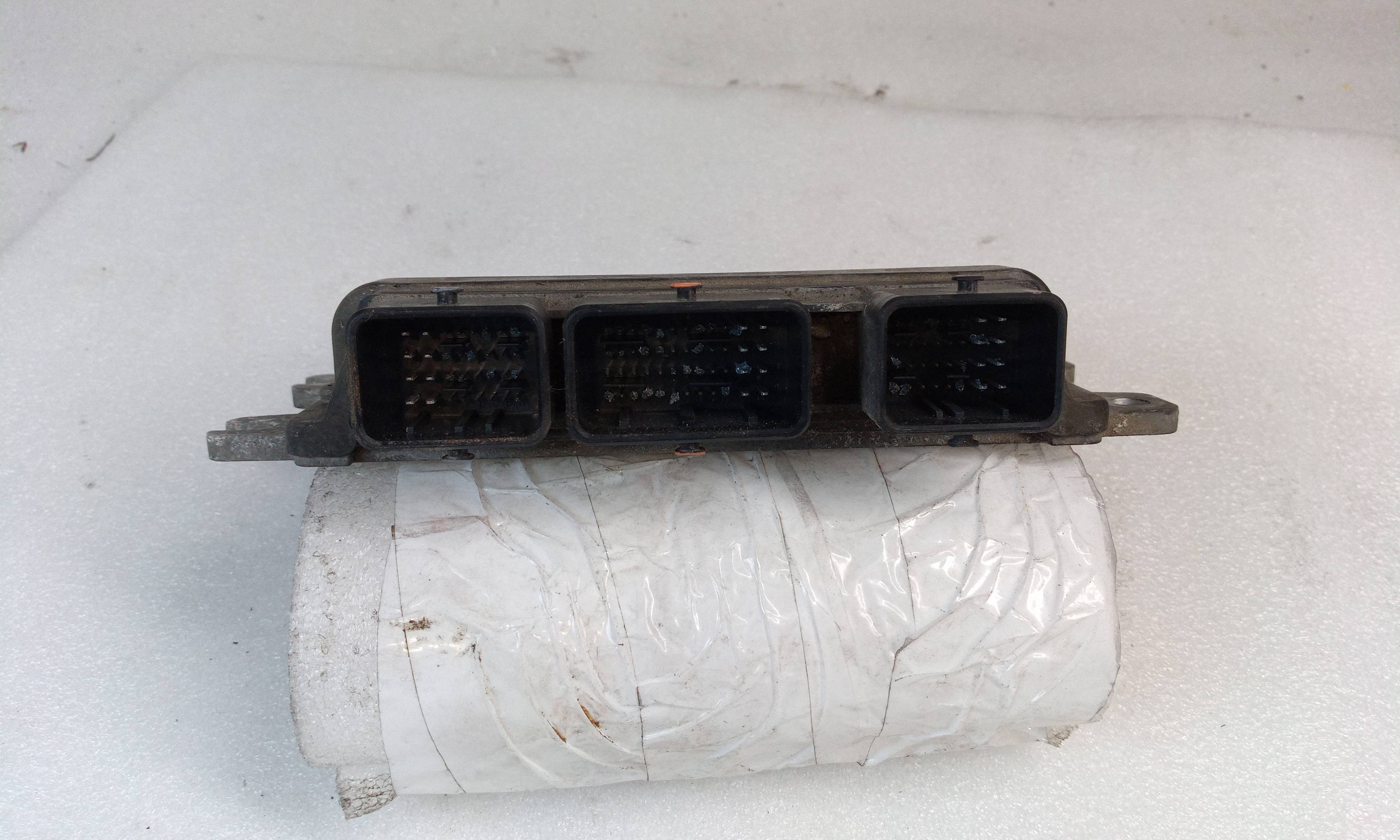 Centralita motor uce HR16DE MEC93060 de Nissan Note (e11e) 2006-2009 - pieza usada