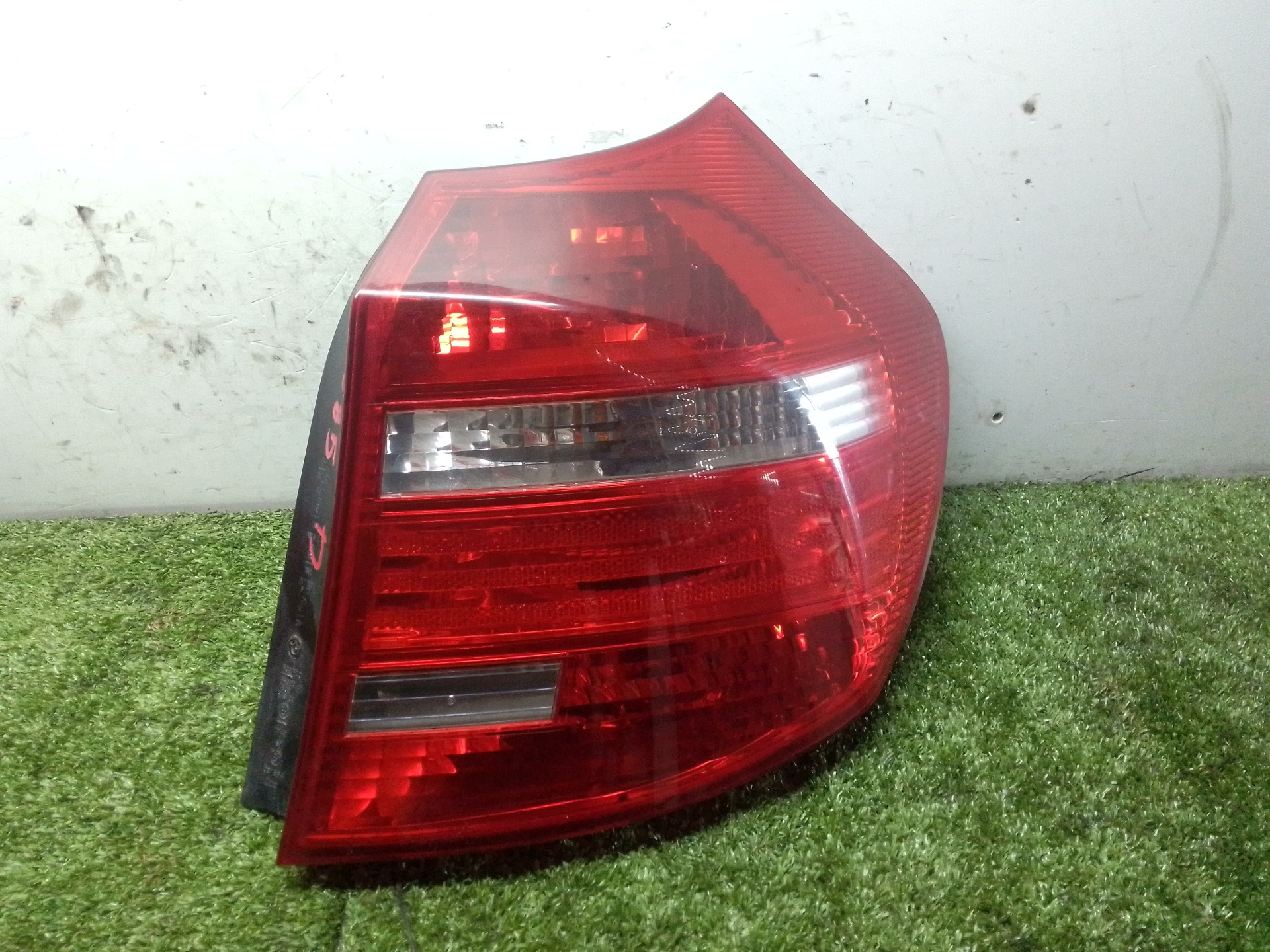 BMW 1 Series E81/E82/E87/E88 (2004-2013) Rear Right Taillight Lamp 716495605 23799756