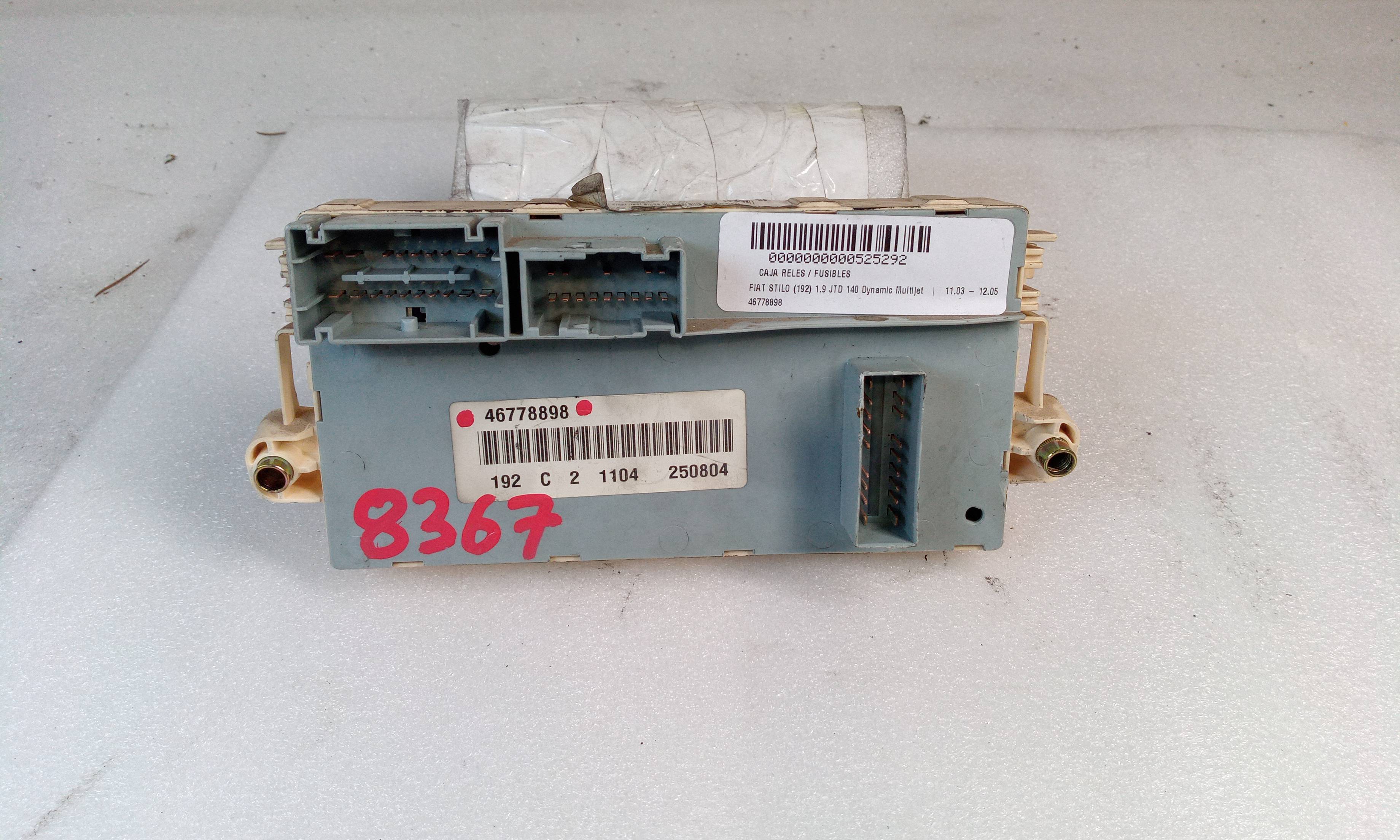Caija de fusiveis 46778898 de Fiat Stilo (192) 2001-2003 - pieza usada