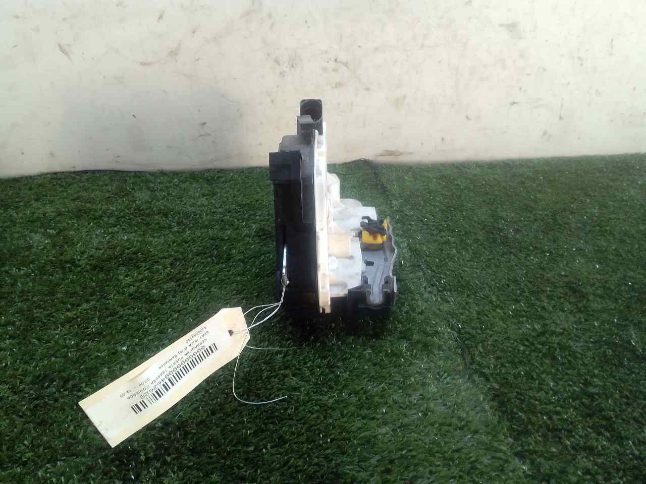 Rear door lock lh 6J0839015C de Seat Ibiza iv (6j5, 6p1) 2008-2010 105 CV - pieza usada