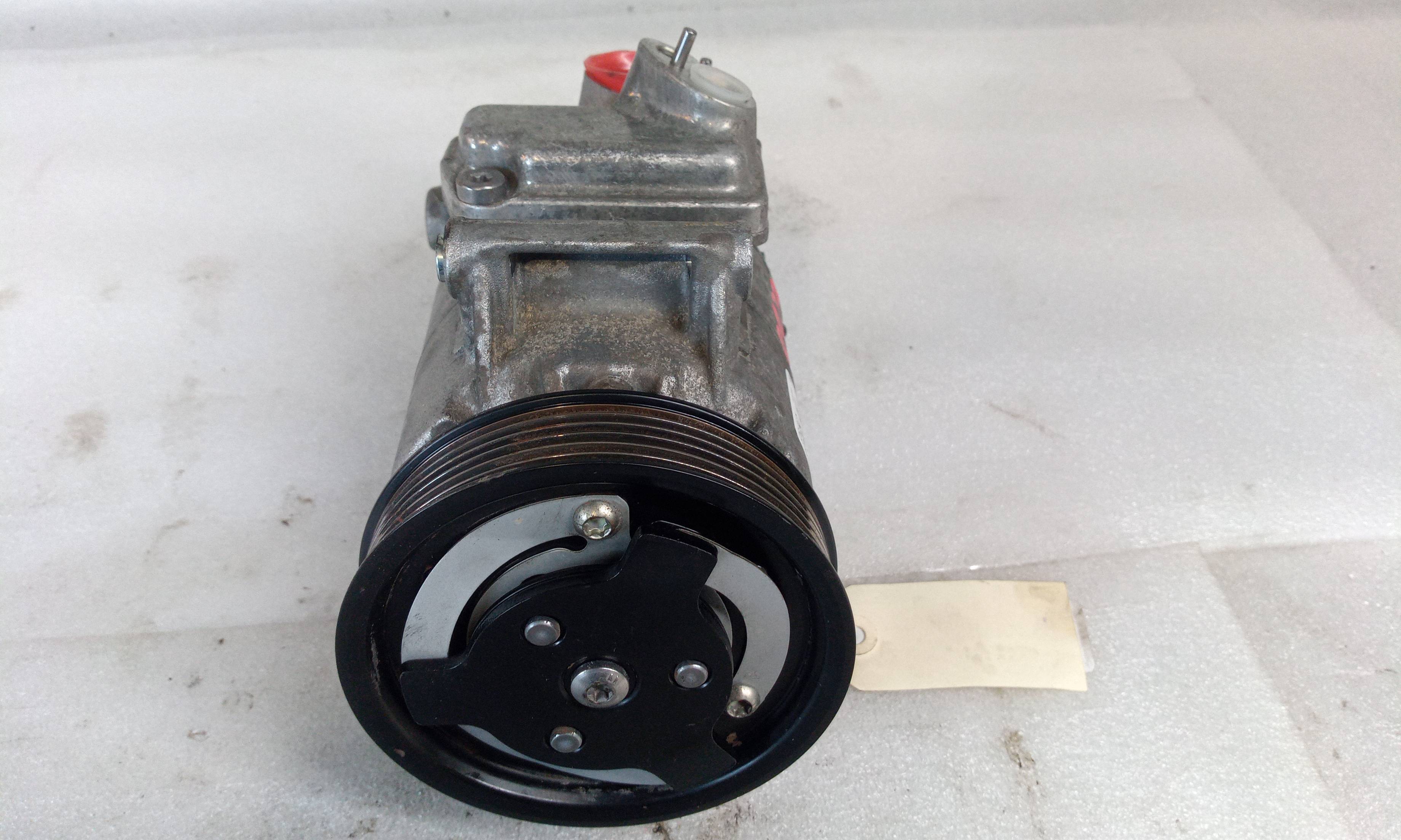 Compressor de ar condicionado CAYB 5N0820803E de Seat Ibiza berlina (6j5) 0-0 con 379000 km - pieza usada