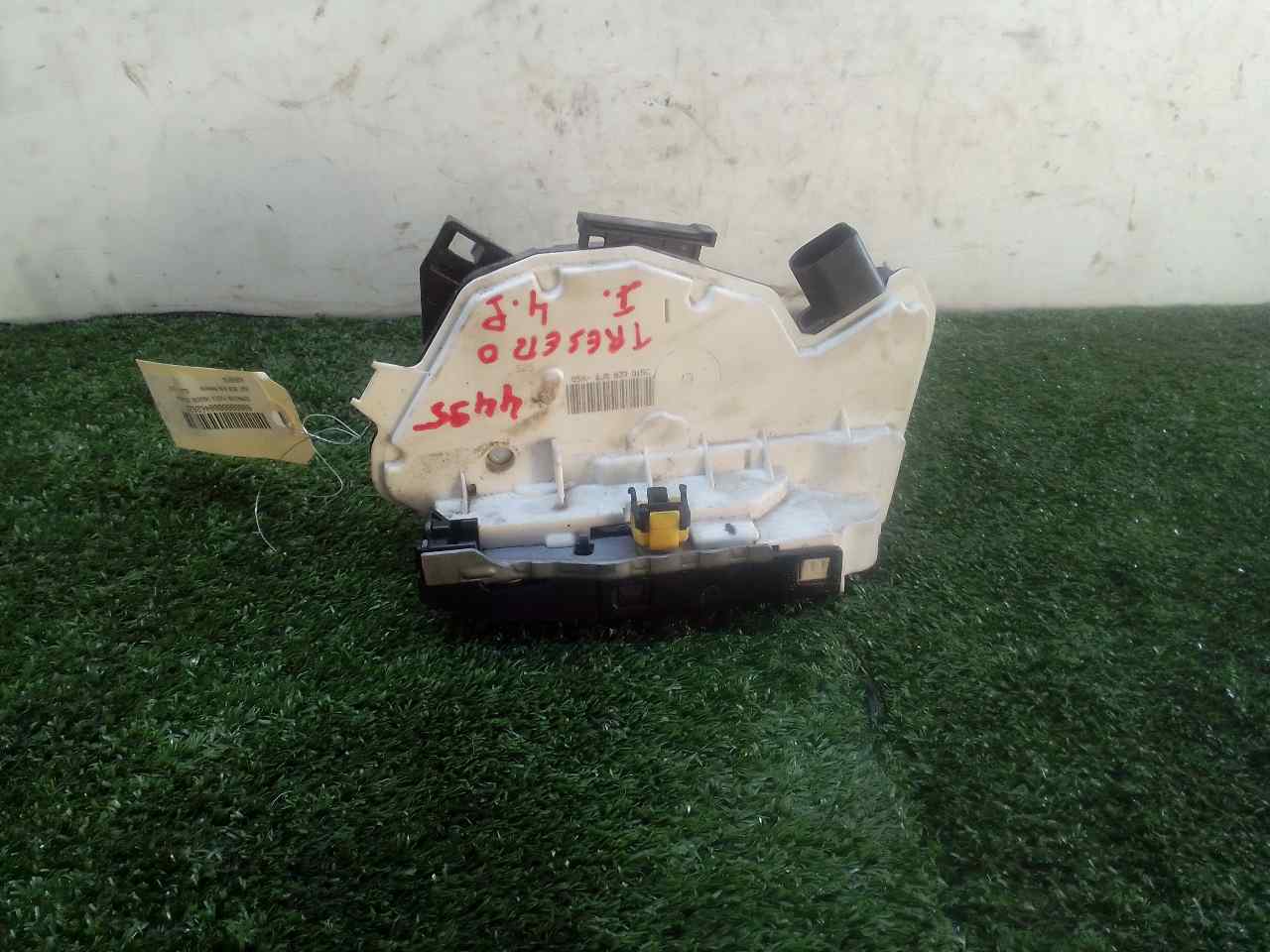 Rear door lock lh 6J0839015C de Seat Ibiza iv (6j5, 6p1) 2008-2010 105 CV - pieza usada