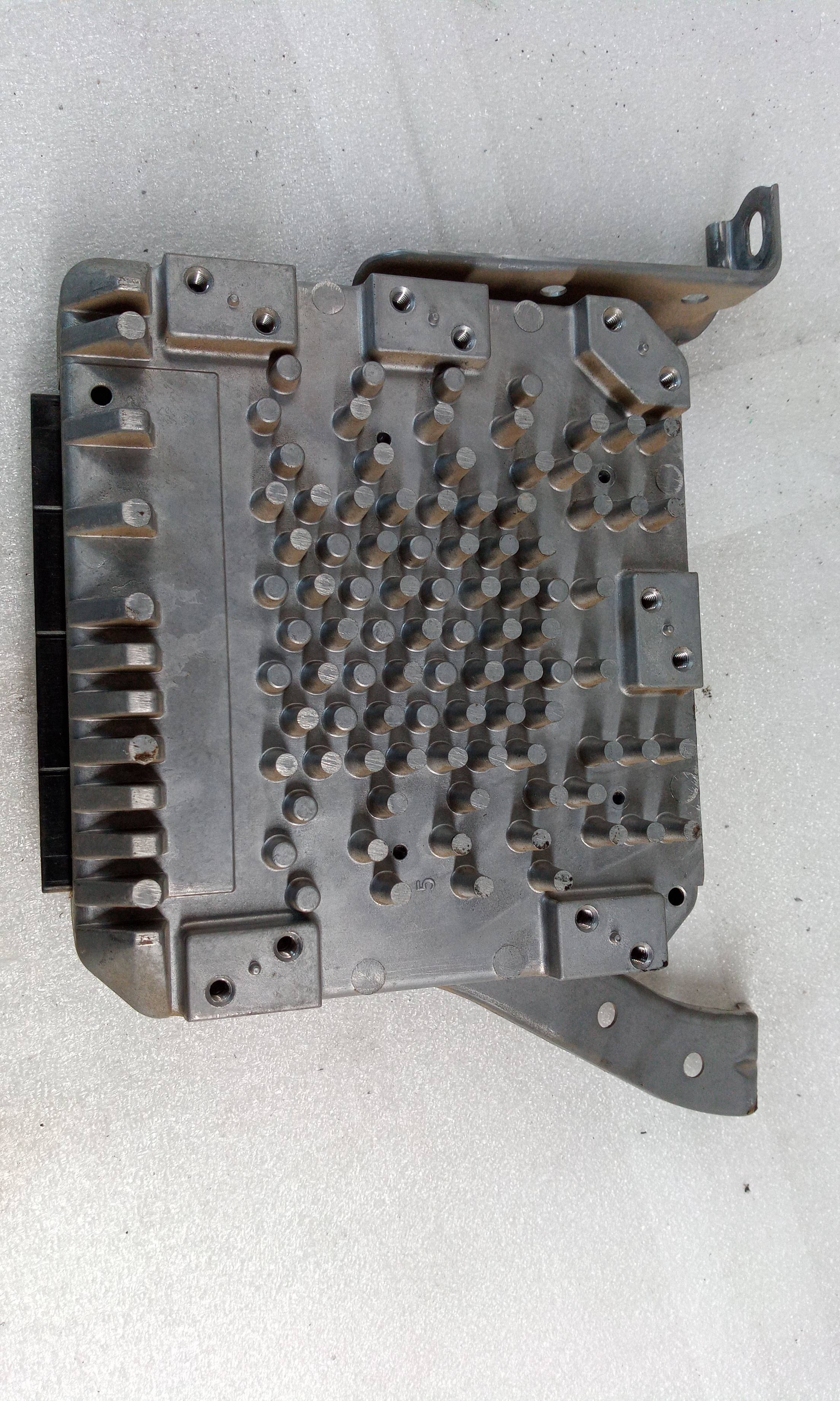 Boîtier moteur uce 8954047100 de Toyota Prius (nhw20) 2003-2007 - pieza usada