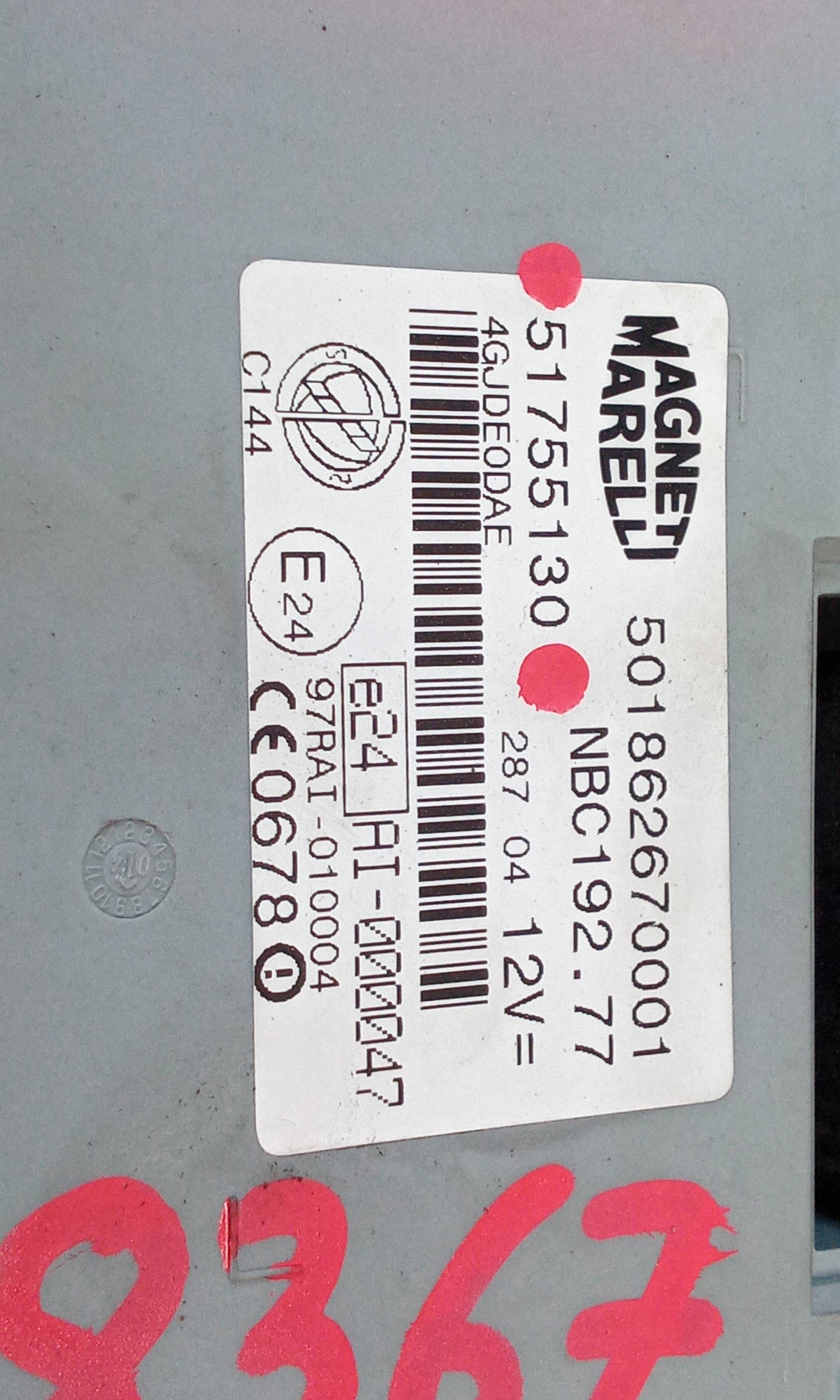 Caja de relés / fusibles 51755130 de Fiat Stilo (192) 2001-2003 - pieza usada