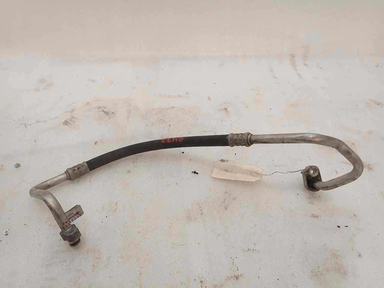 Tubos de aire acondicionado 924905DC3A de Nissan Patrol iii/2 station wagon (w260) 1989-1993 - pieza usada