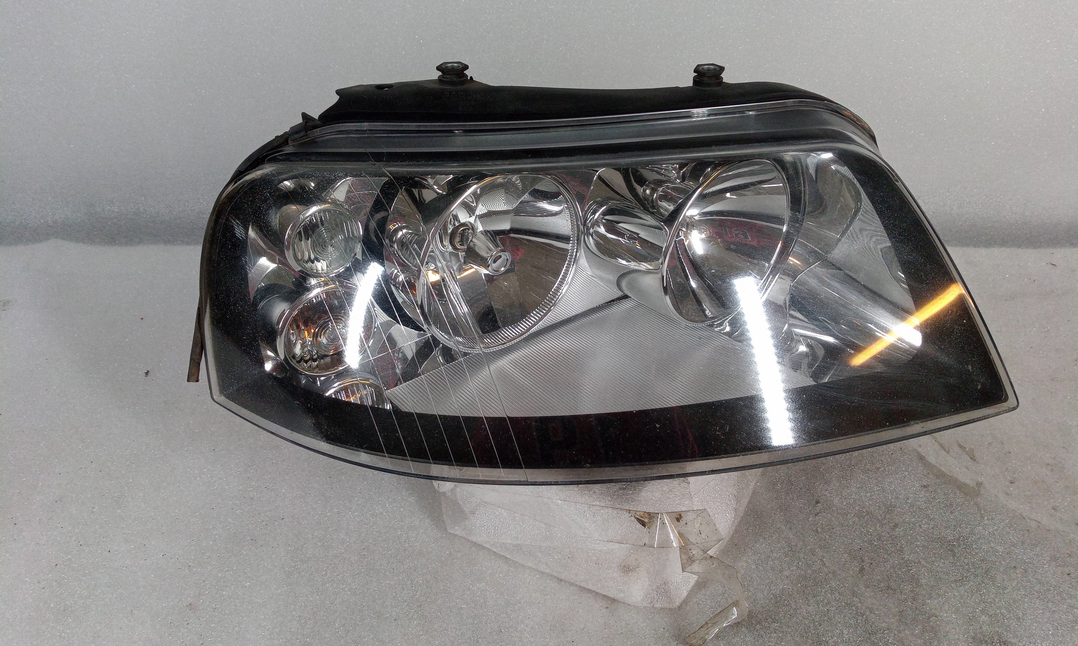 SEAT Alhambra 1 generation (1996-2010) Front Right Headlight 0301182212 23803608