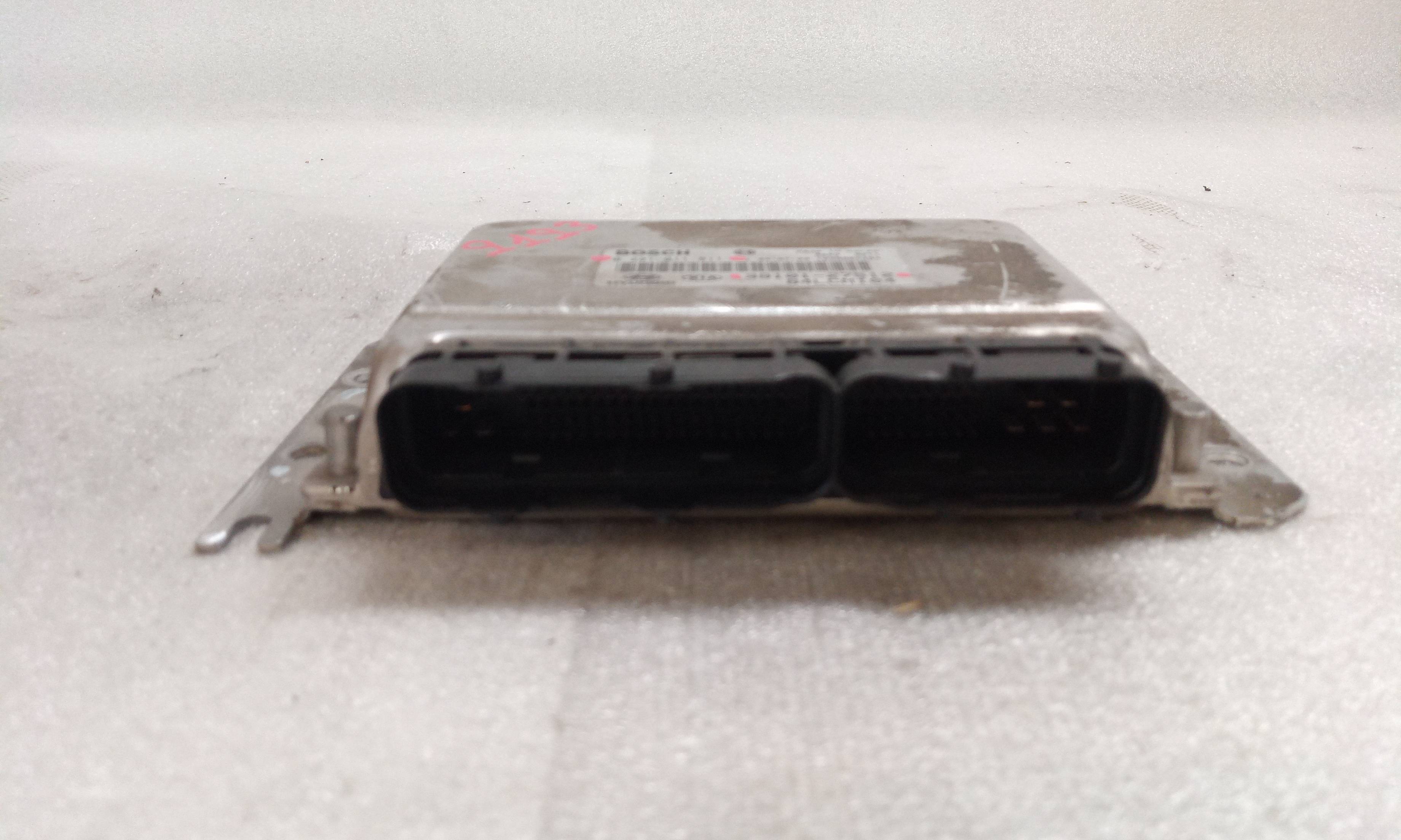Centralita motor uce RHZDW10ATED 0281011811 de Citroen Xsara (n1) 2000-2005 con 302000 km - pieza usada