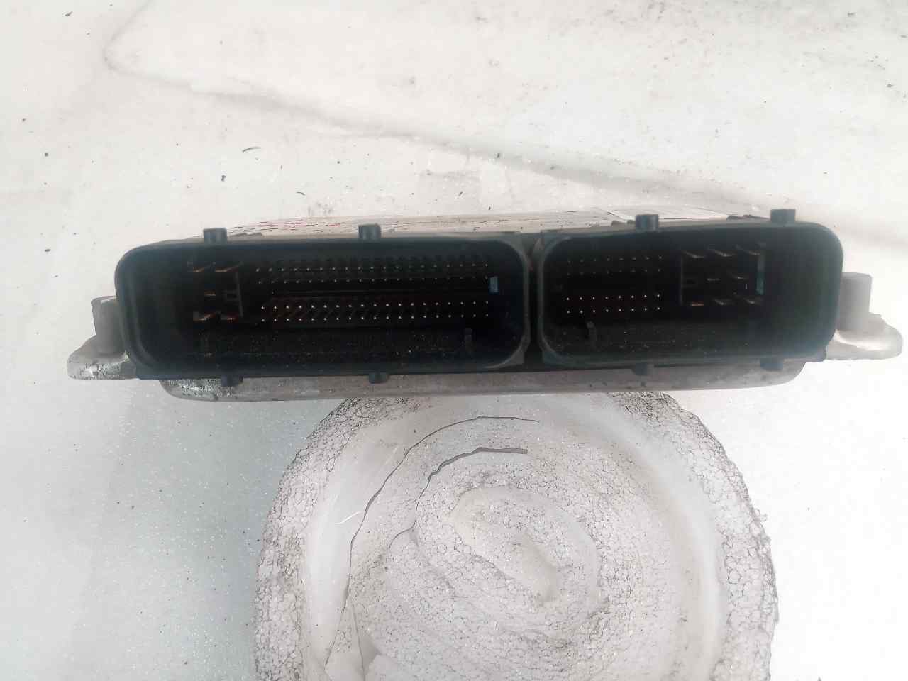 Switchboard engine uce ASZ 0281010981 de Audi A3 (8l1) 1997-2001 - pieza usada