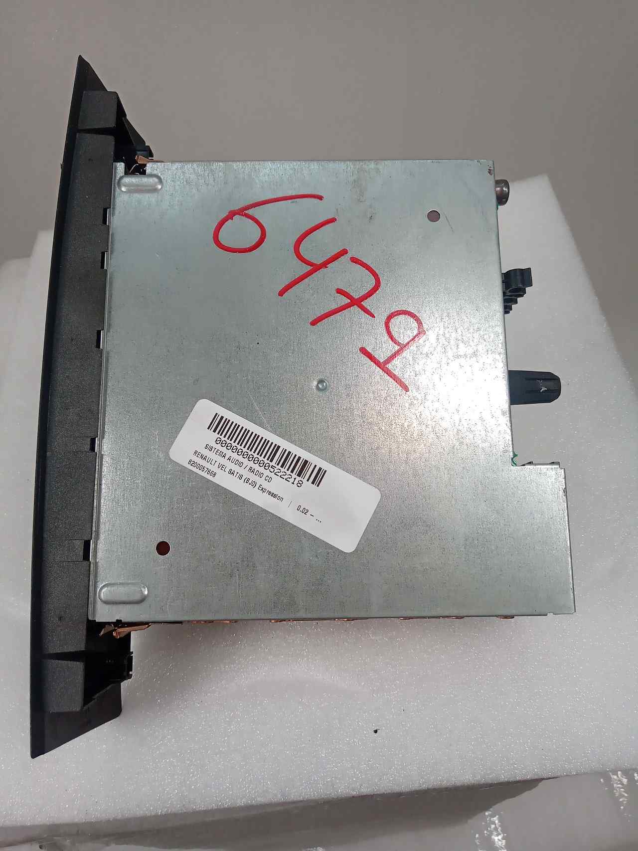 Sistema audio / radio cd V4Y701 8200057668 de Renault Vel satis (bj0_) 2002-0 241 CV con 170000 km - pieza usada