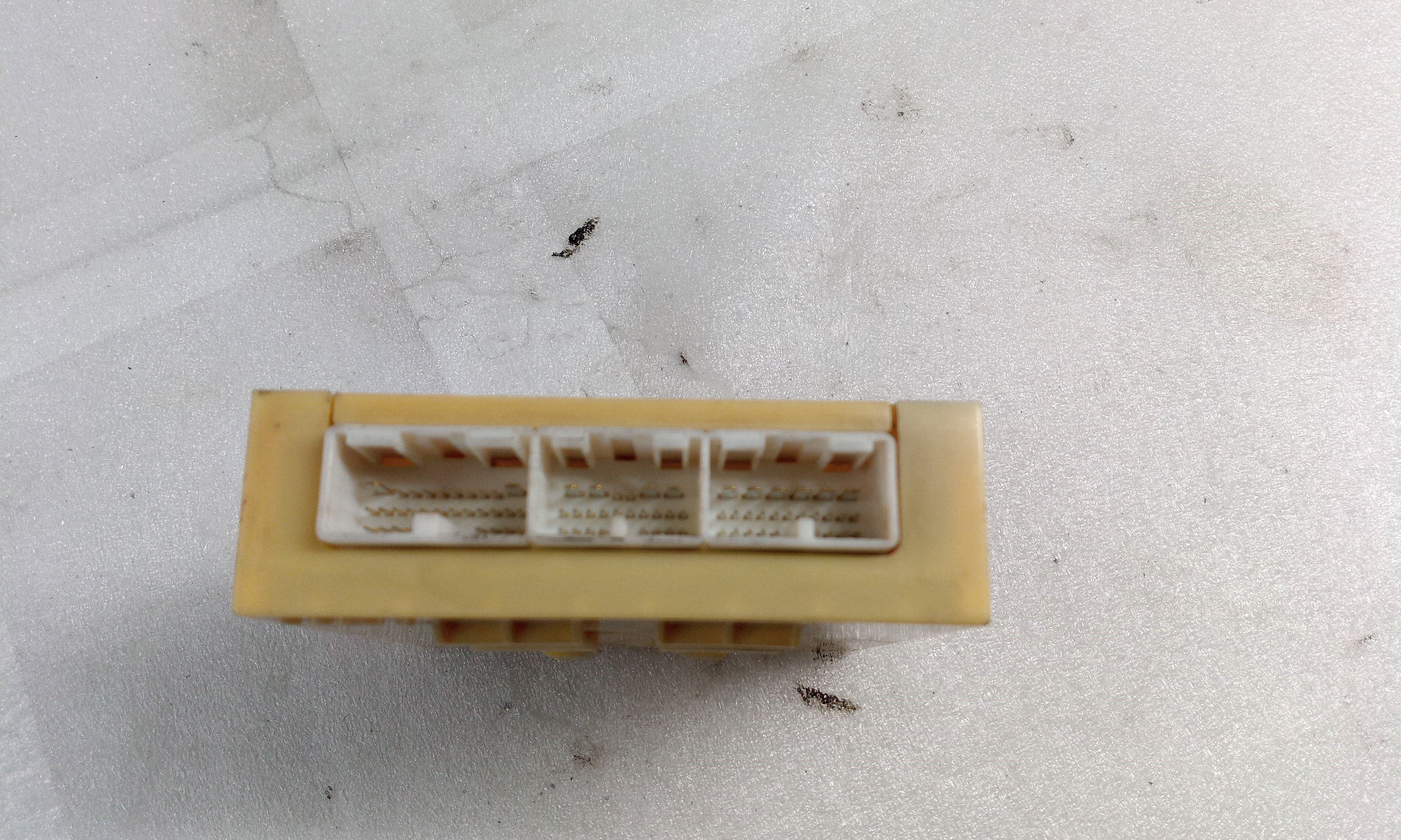 Módulo electronico 8865060680 de Toyota Land cruiser (j12) 2002-2004 - pieza usada