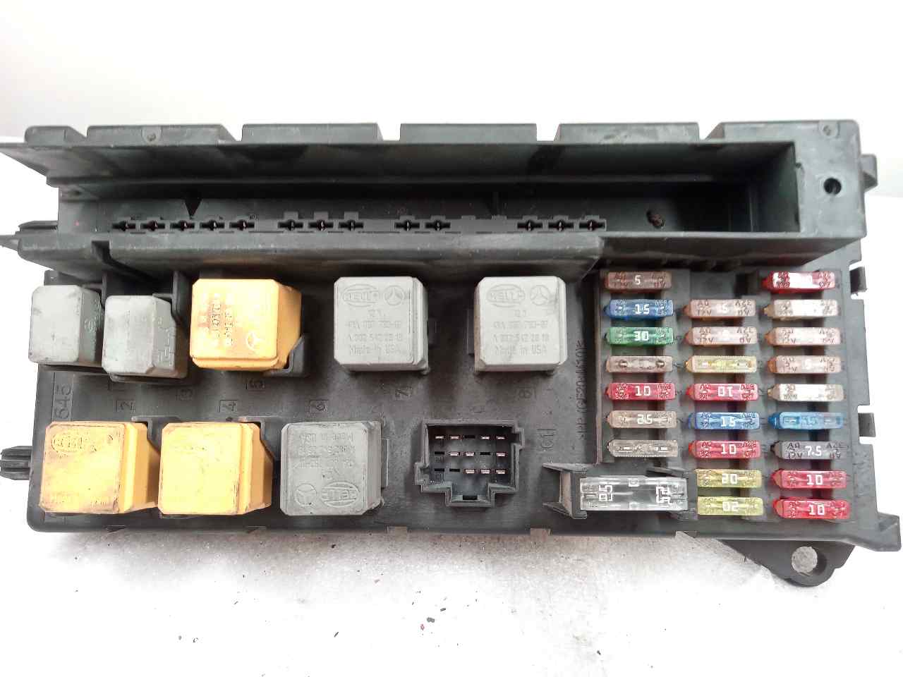 VOLKSWAGEN Crafter Fuse Box A9065450401 23801662