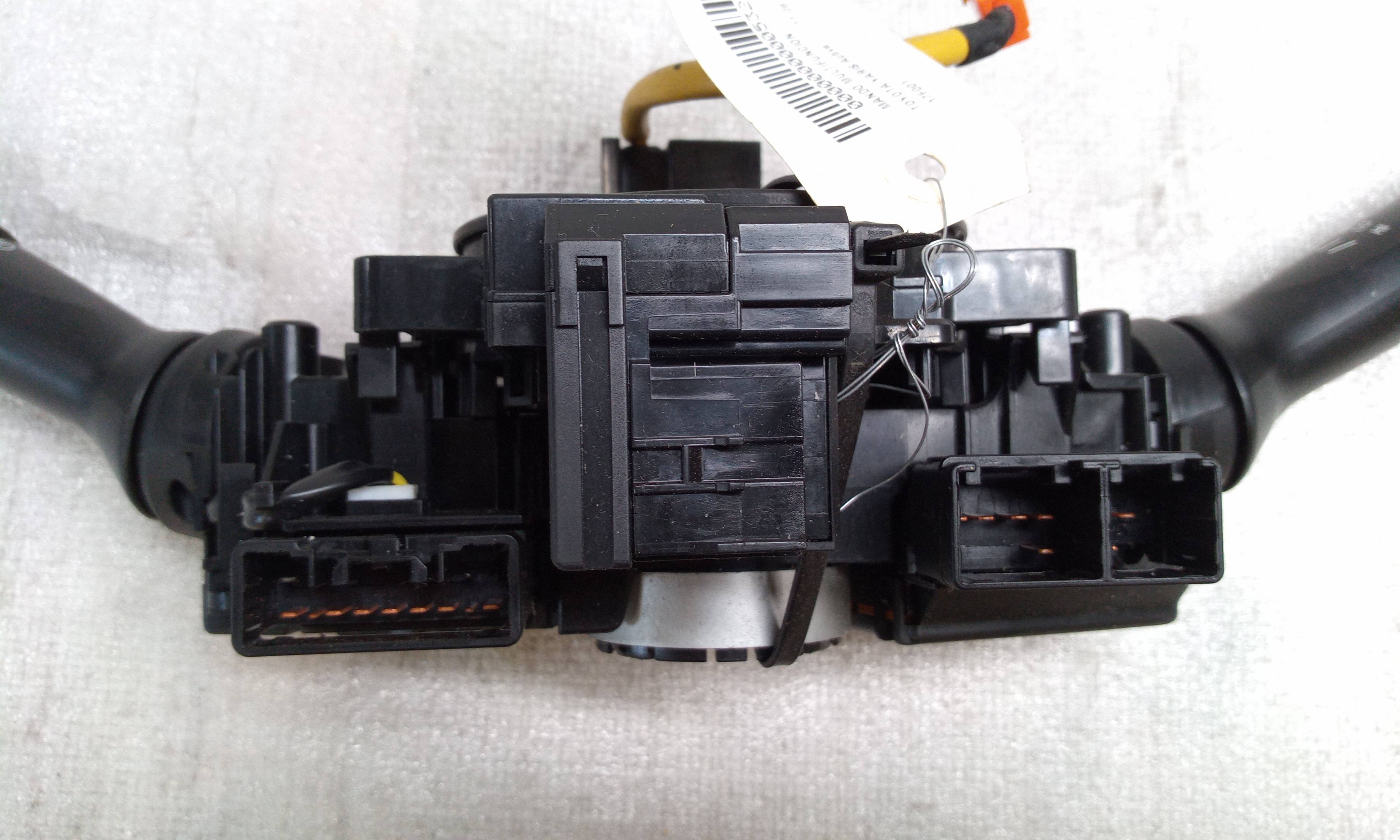 Multifunction board 17F001 de Toyota Yaris (ksp9/scp9/nlp9) 2008-2009 con 126000 km - pieza usada