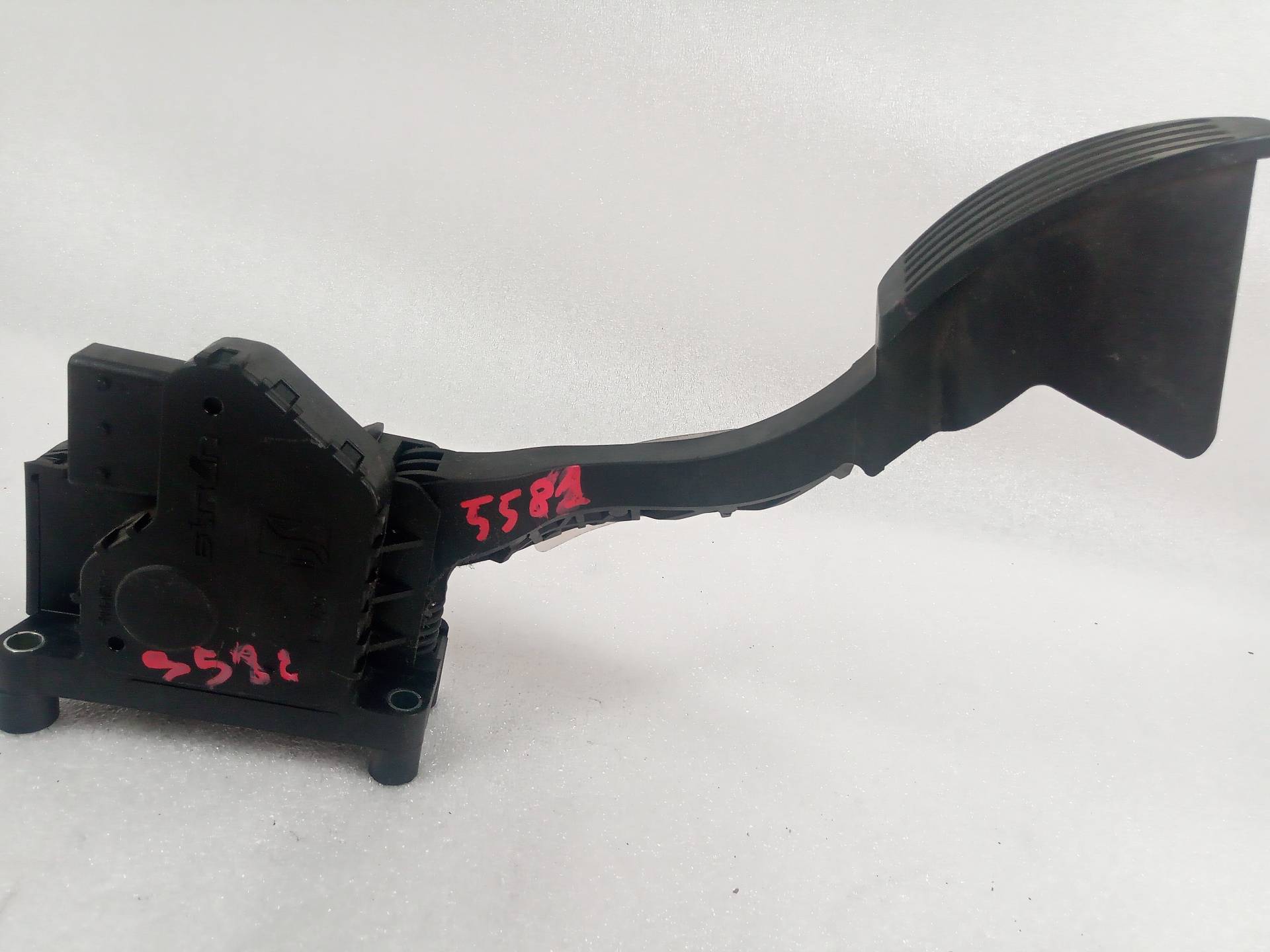 FORD Ka 2 generation (2008-2020) Throttle Pedal 51893926 24827442