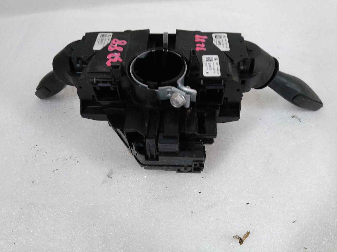 FORD Fiesta 5 generation (2001-2010) Mygtukai 8A6T13335 23800698