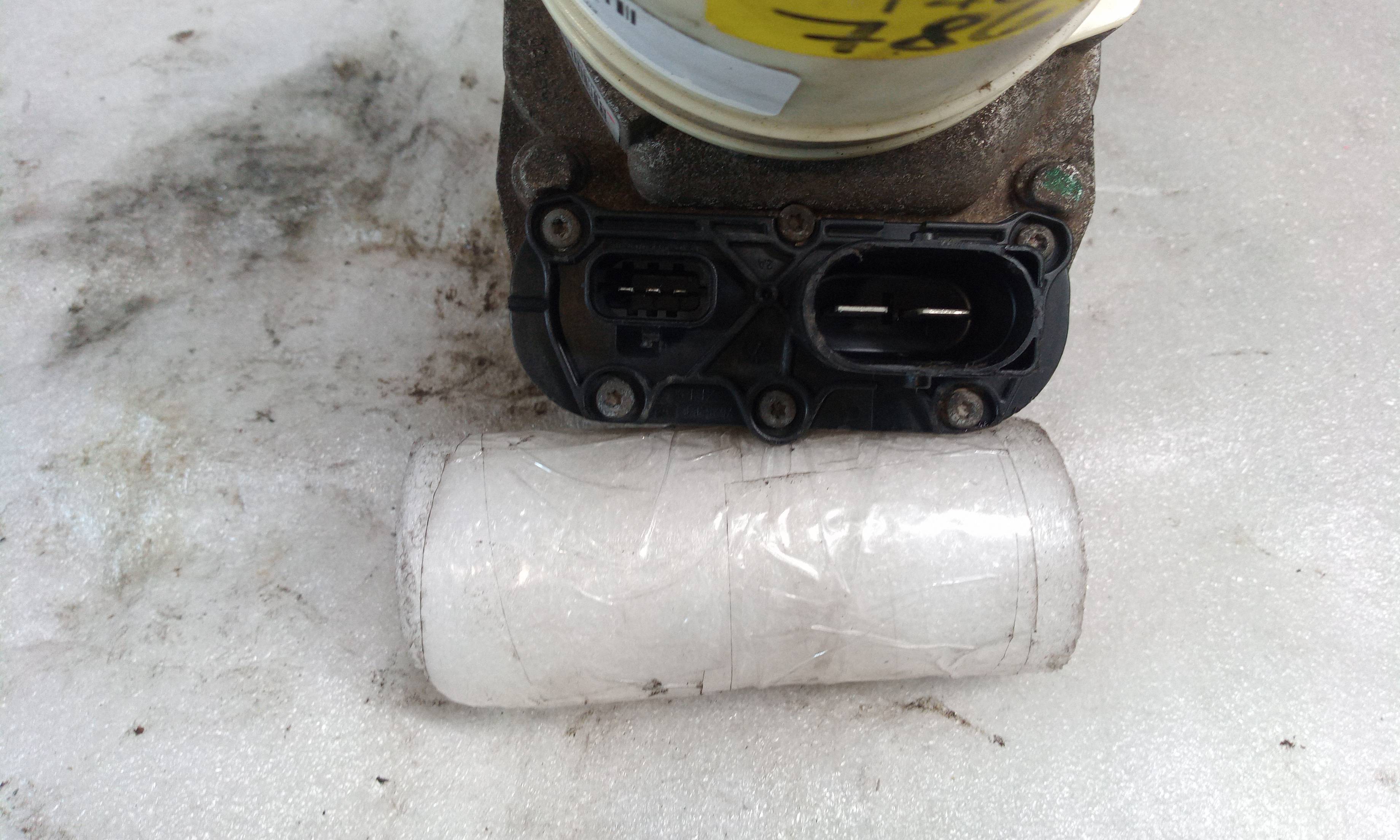Bomba de servodirección 13188613 de Opel Corsa c 2003-2005 - pieza usada