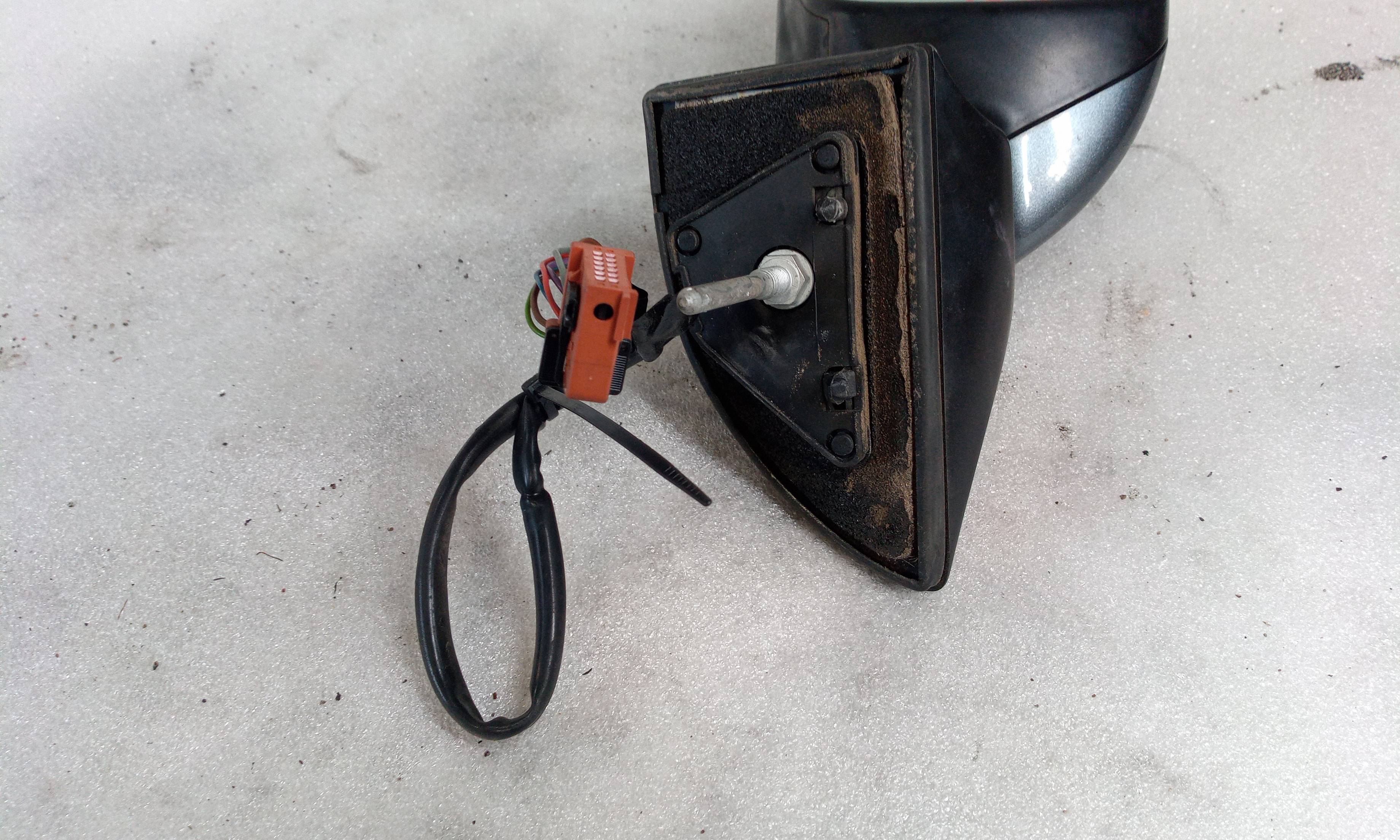 Door mirror left hand 4145 de Peugeot 407 sw 2007-2009 con 323000 km - pieza usada