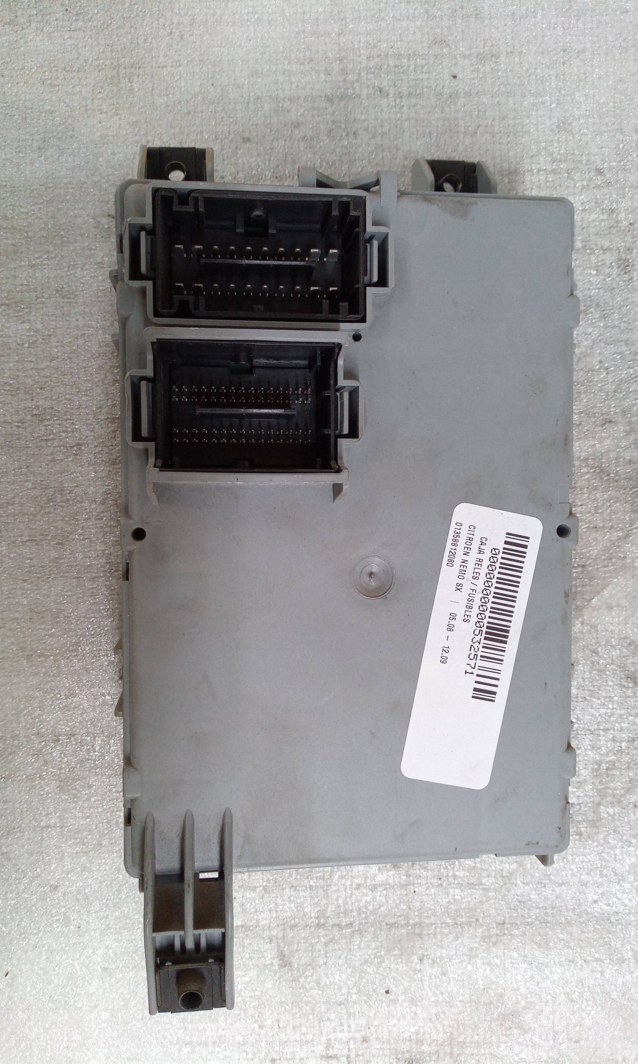 Scatola relè / fusibili 8HSDV4TD 01358812080 de Citroen Nemo 2008-2009 - pieza usada