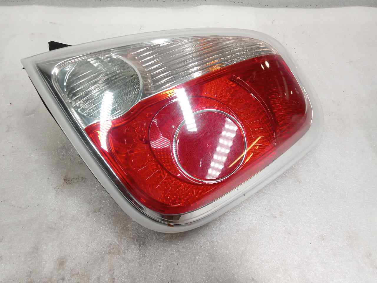 FIAT 500 2 generation (2008-2024) Rear Right Taillight Lamp 27043201 23802220