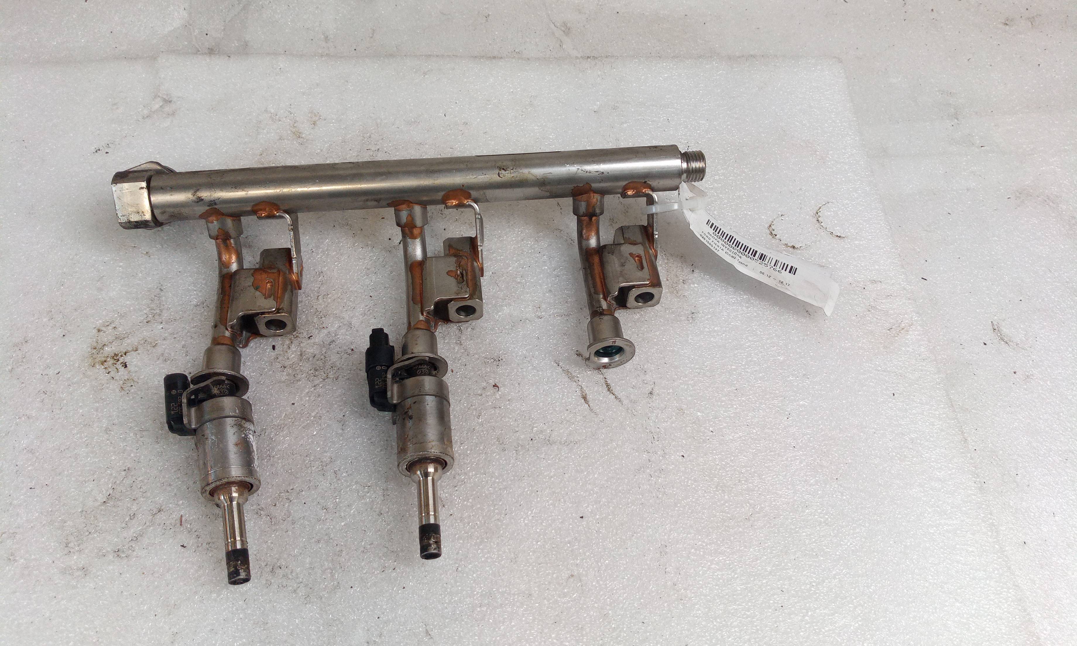 Rampa inyectora 0261555137 de Ford Fiesta vi (cb1, ccn) 2008-2017 - pieza usada