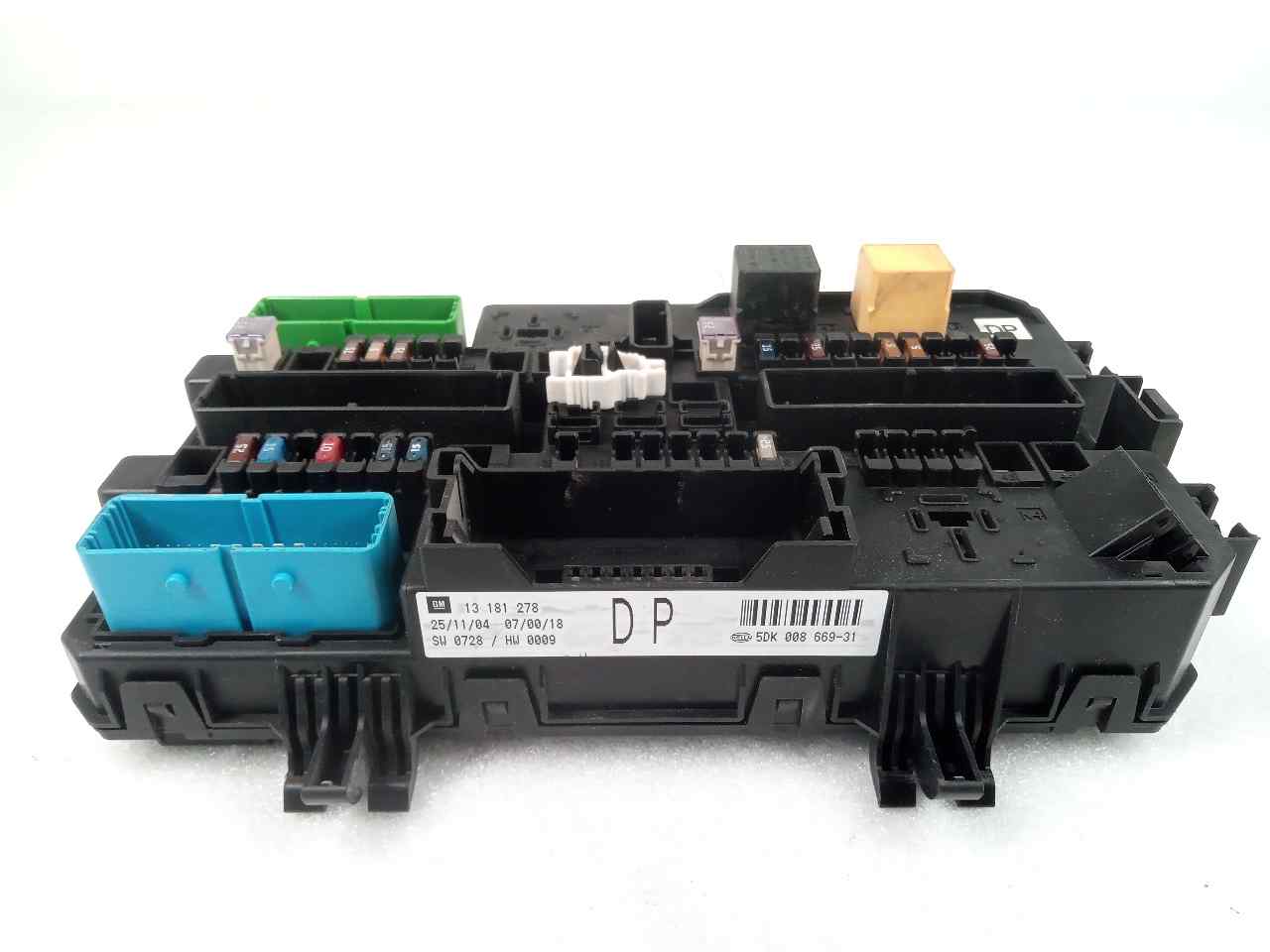 OPEL Astra J (2009-2020) Fuse Box 13181278 21628099