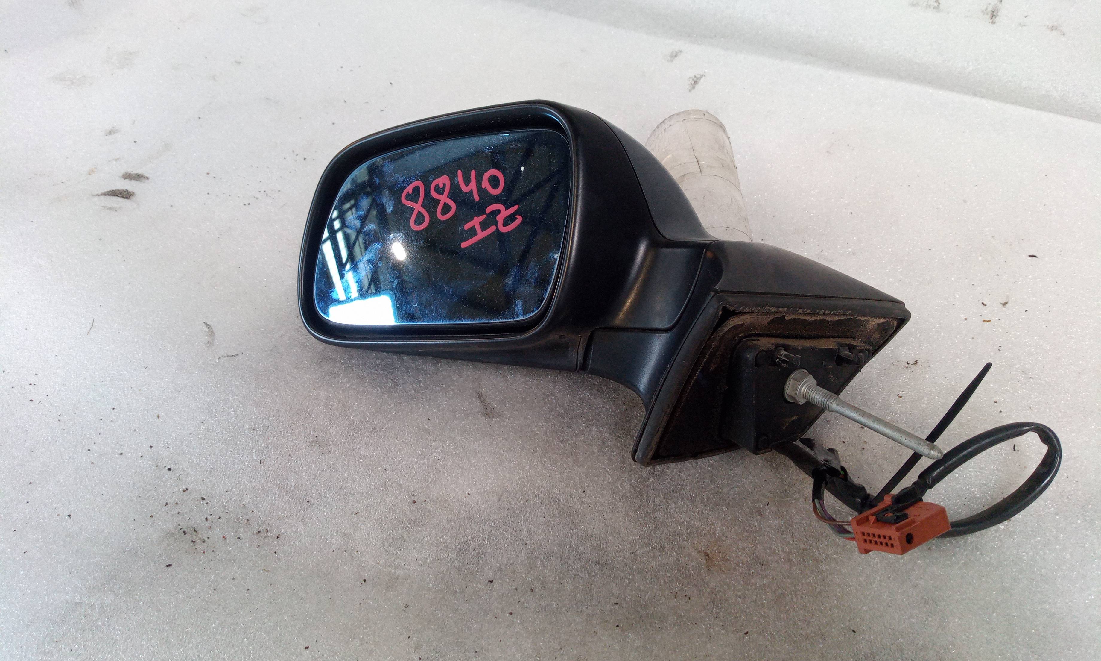 Door mirror left hand 4145 de Peugeot 407 sw 2007-2009 con 323000 km