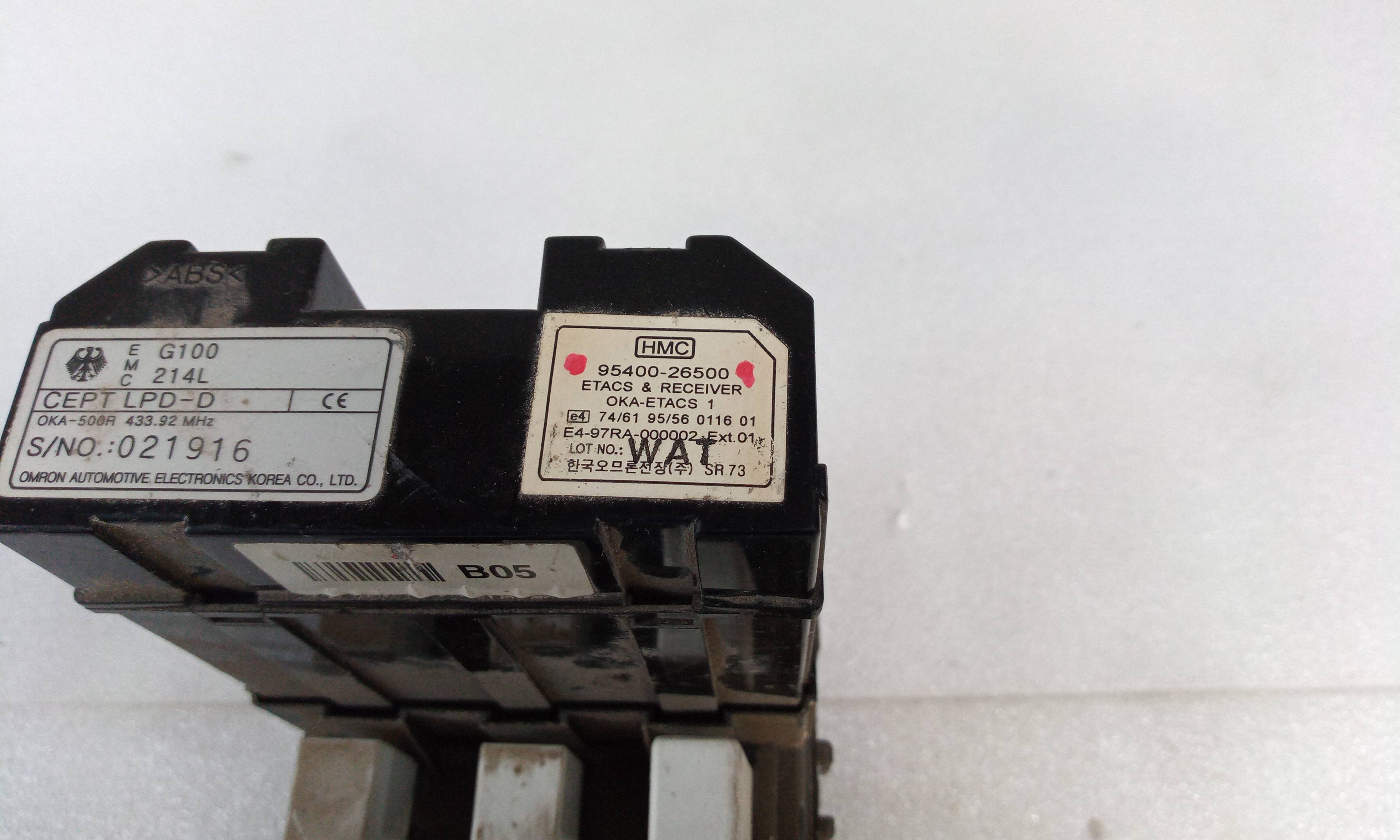 Caja de relés / fusibles D4EA 9540026500 de Hyundai Santa fé i (sm) 2001-2006 - pieza usada