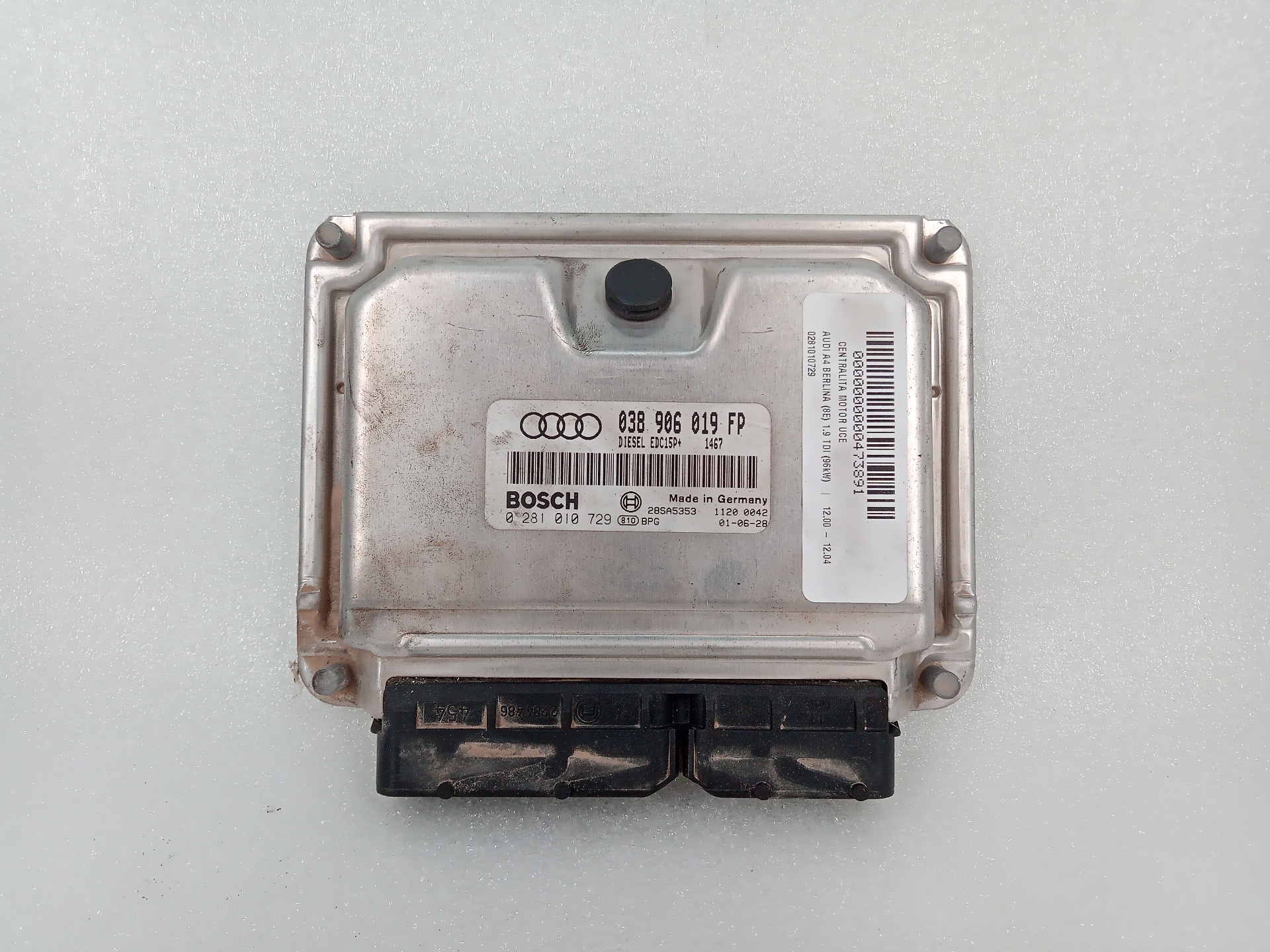 AUDI A4 B6/8E (2000-2005) Moottorin ohjausyksikkö ECU 0281010729 21628134