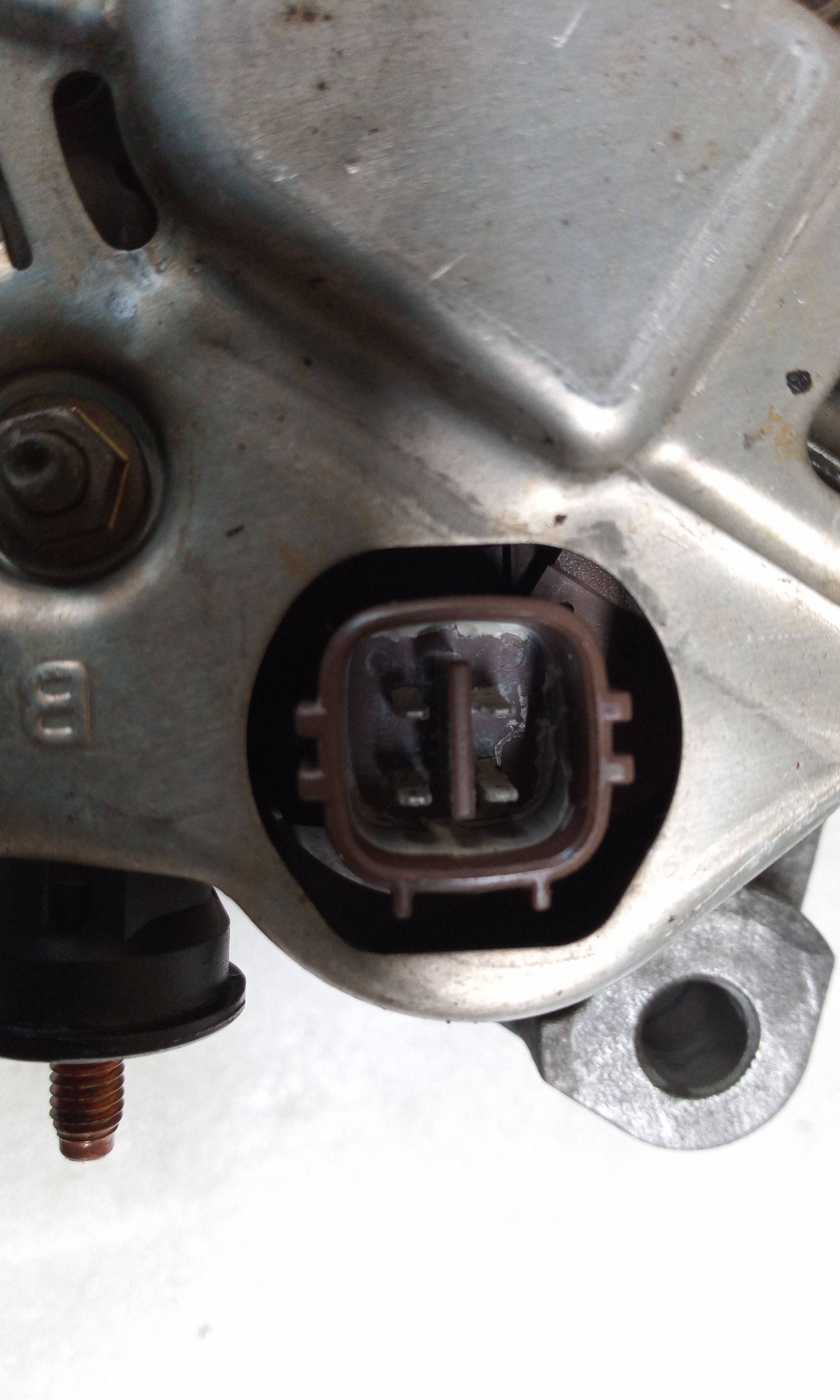 Alternador 2706030050 de Toyota Land cruiser (j12) 2002-2004 - pieza usada