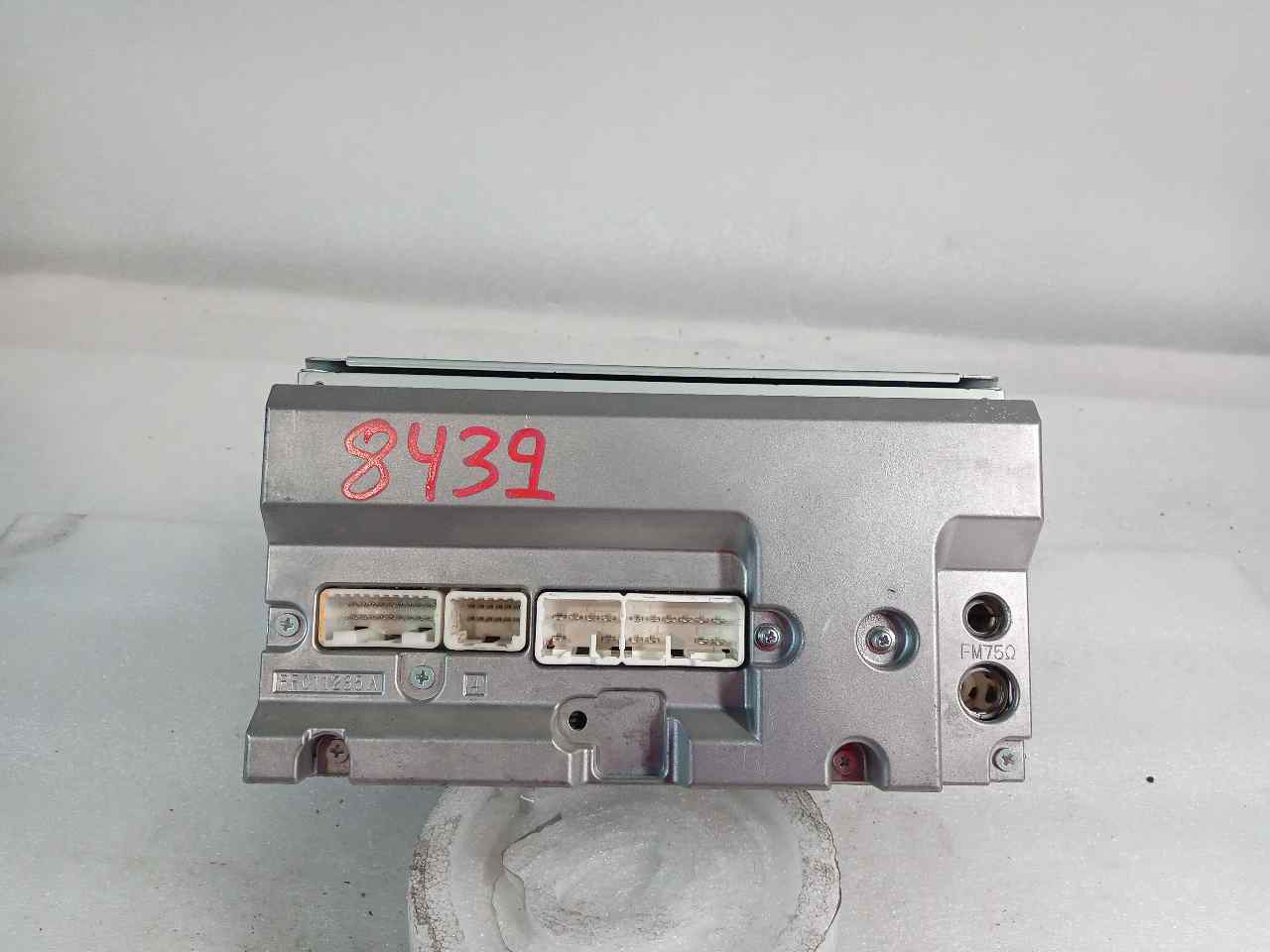 Sistema audio / radio cd 8612047220 de Toyota Prius (nhw20) 2003-2007 - pieza usada