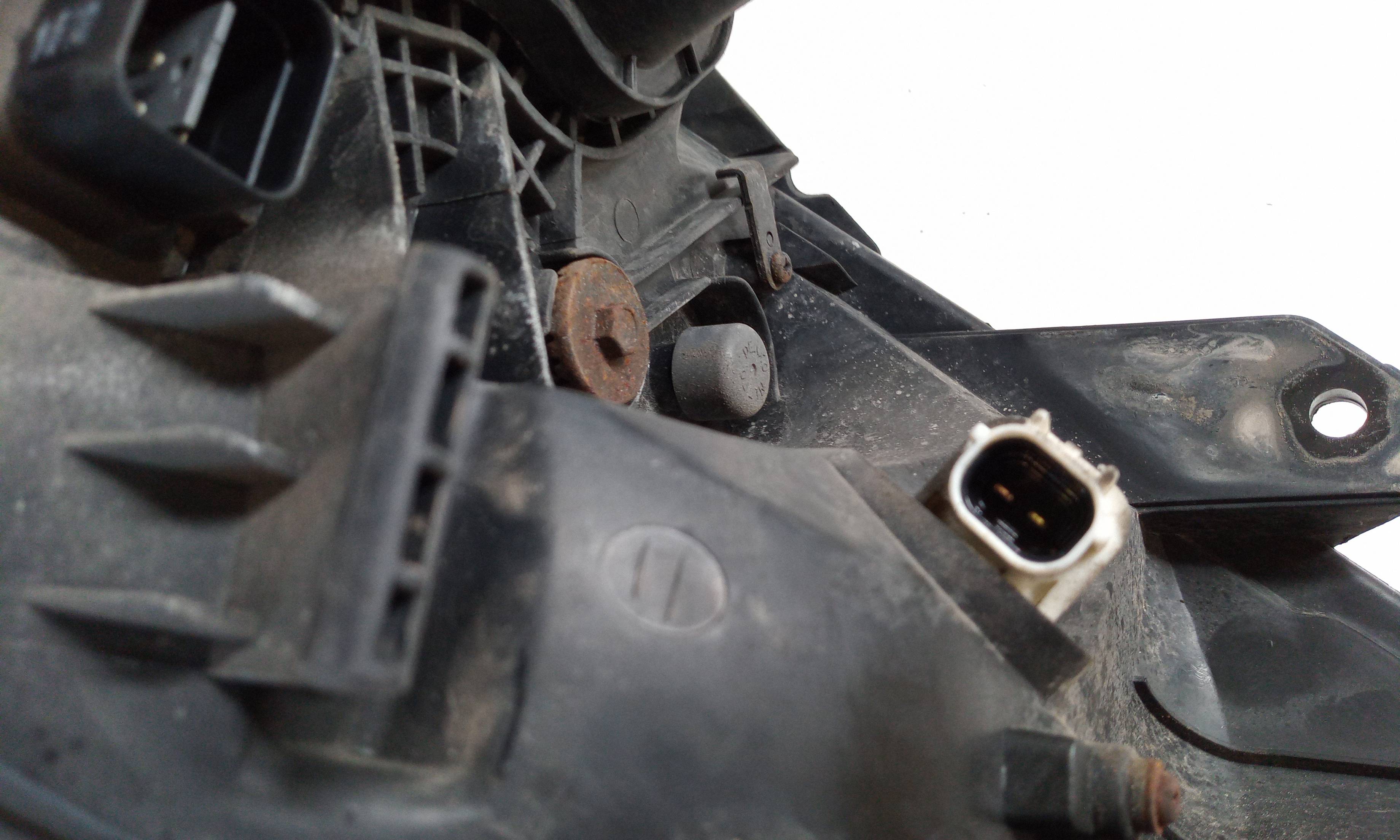 Faro derecho D4FA 010190999000 de Hyundai Accent iii sedán (mc) 2005-2010 - pieza usada