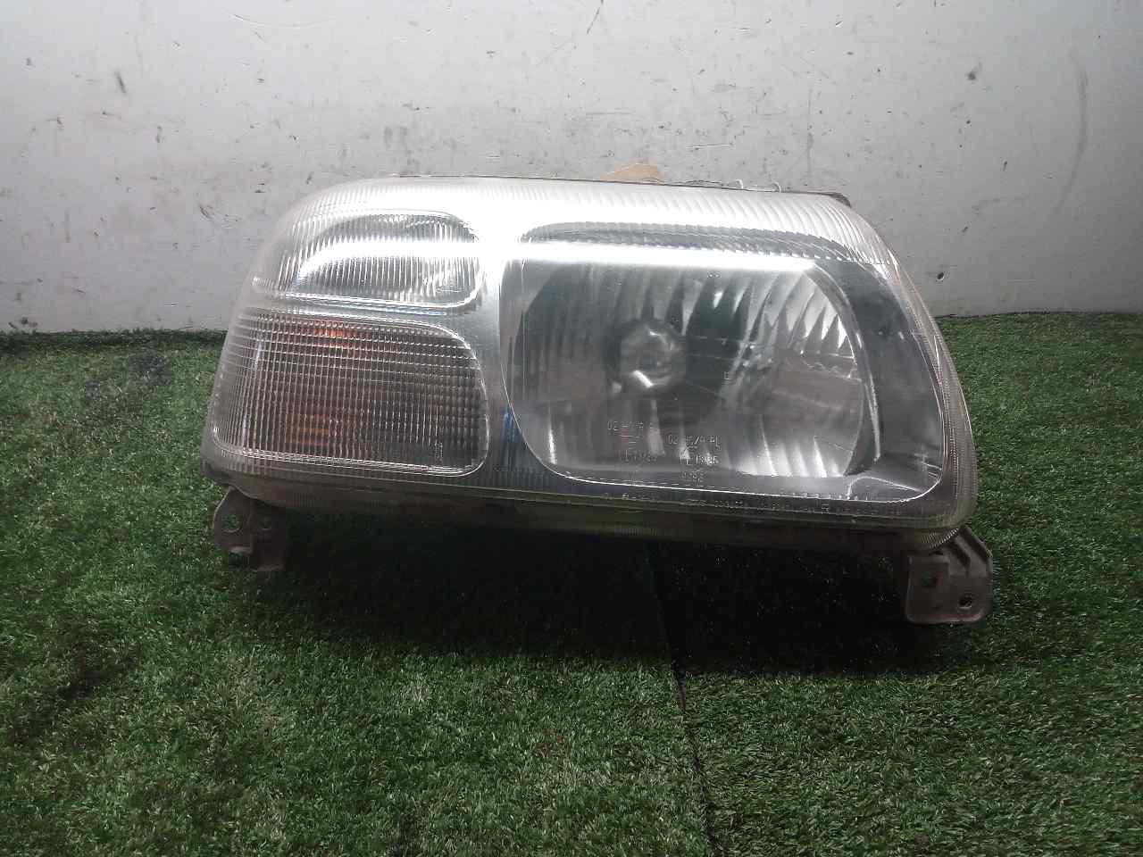 SUZUKI Grand Vitara 1 generation (1998-2006) Front Right Headlight 10032080 20047330