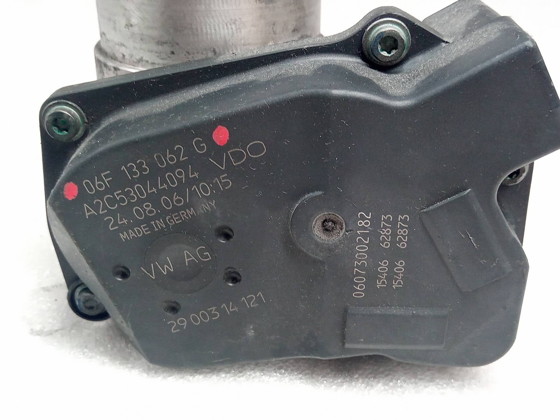 AUDI A4 B7/8E (2004-2008) Дроссельная заслонка 06F133062G 21630872