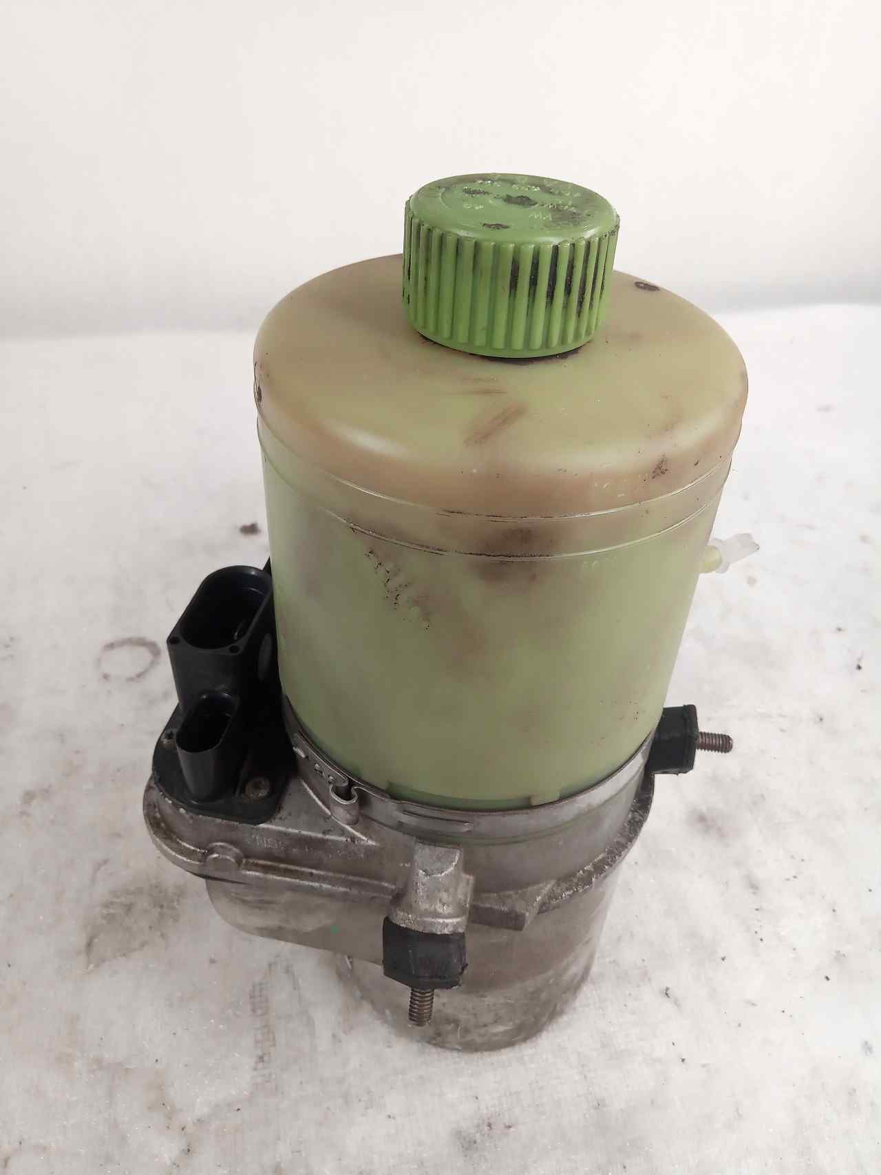 SEAT Cordoba 2 generation (1999-2009) Power Steering Pump 6Q0423156S 24828414