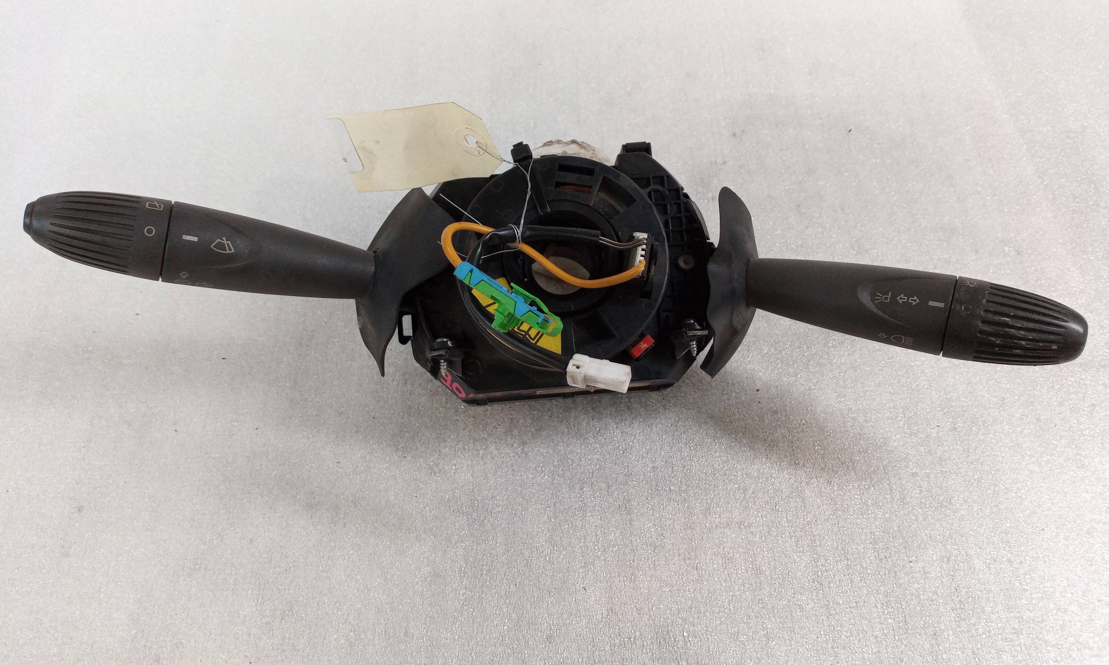 Commande autoradio 735444632 de Fiat Panda / panda classic (169_) 2010-2013