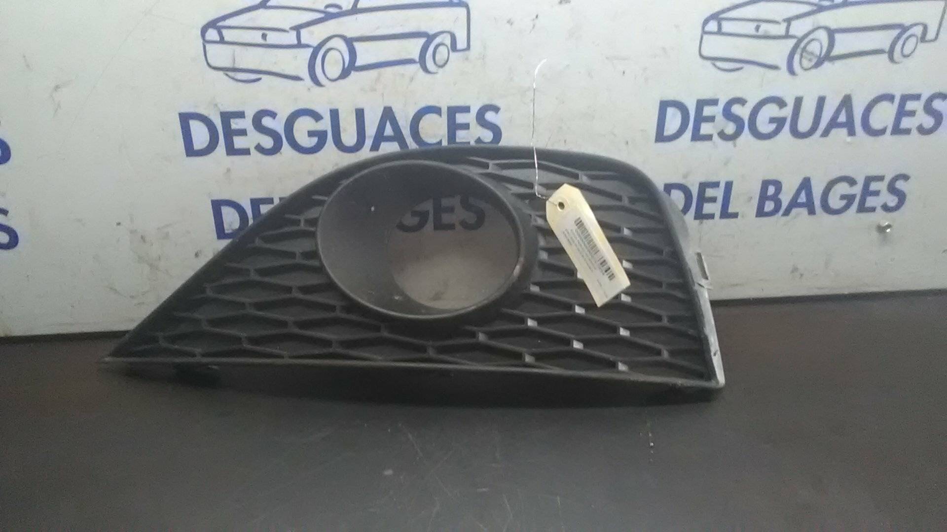 SEAT Cordoba 2 generation (1999-2009) Front Right Grill 6J0853665A 20026529