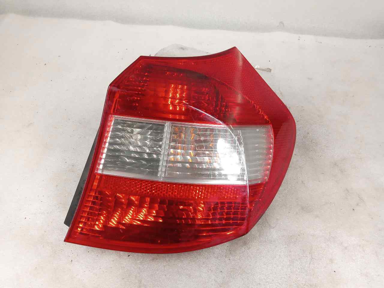 BMW 1 Series E81/E82/E87/E88 (2004-2013) Rear Right Taillight Lamp 632450211 25239346