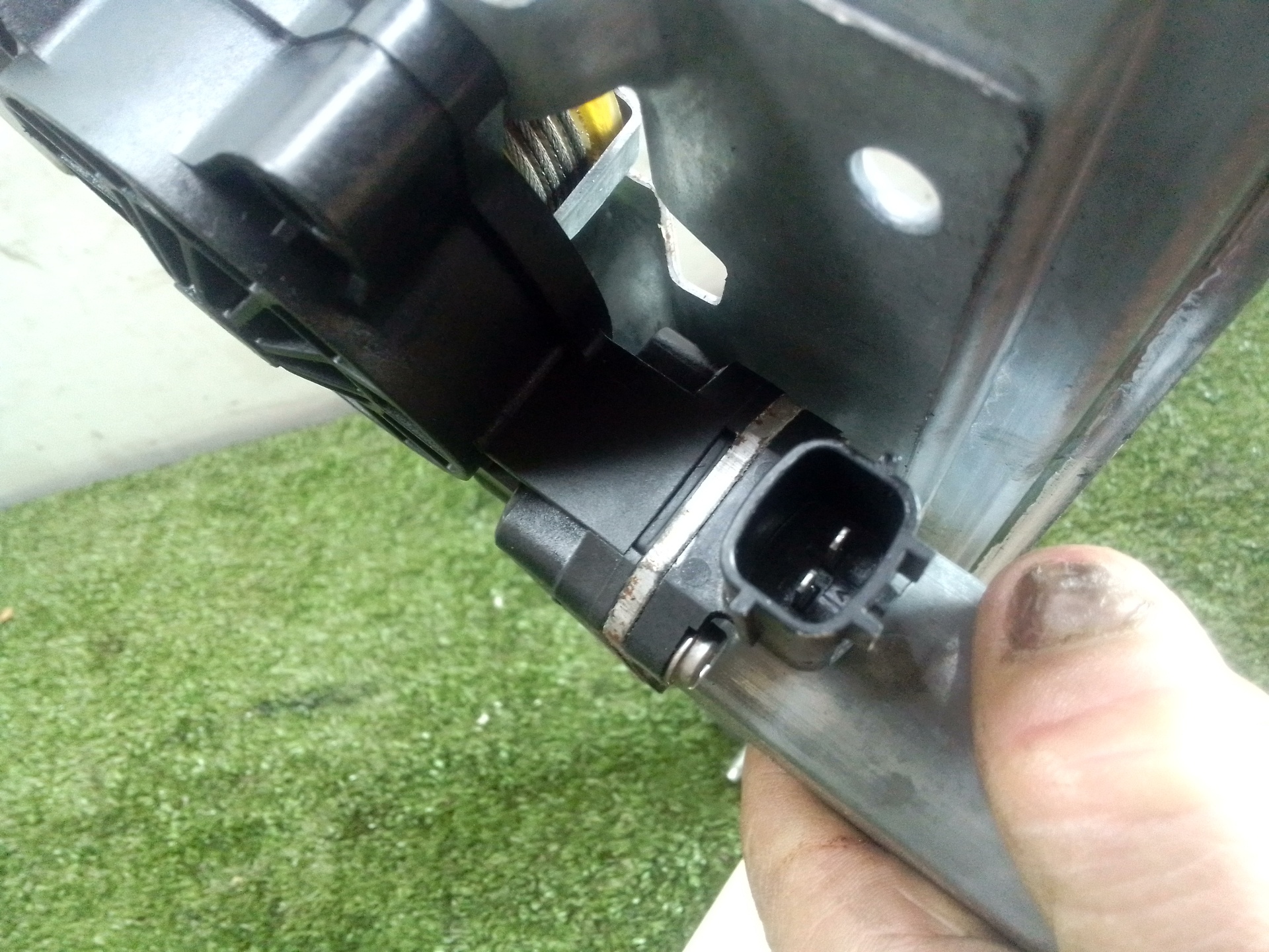 Elevalunas delantero izquierdo 128001072D de Renault Clio iv grandtour (kh_) 2013-0 90 CV - pieza usada