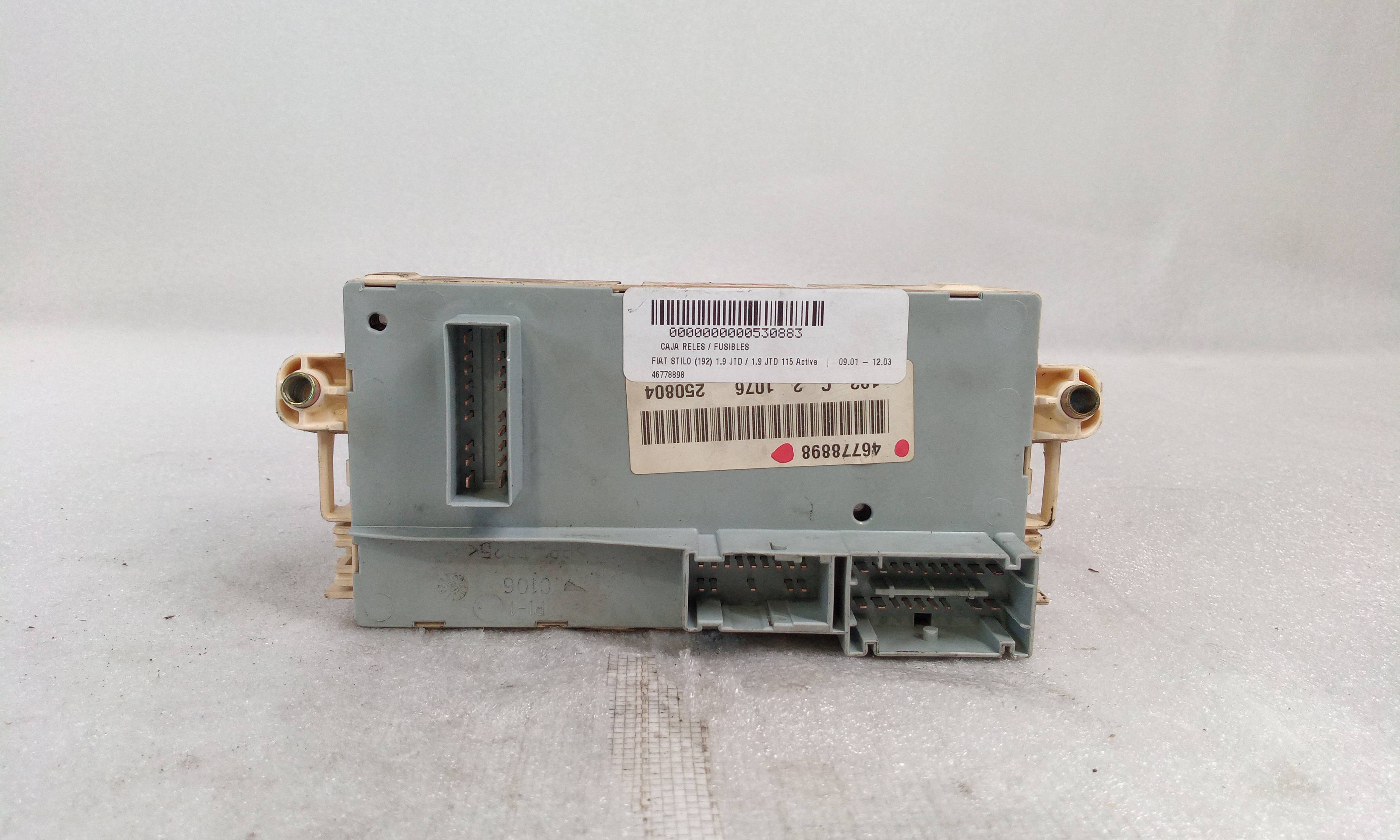 Caija de fusiveis 192A1000 46778898 de Fiat Stilo (192_) 2002-2006 116 CV - pieza usada