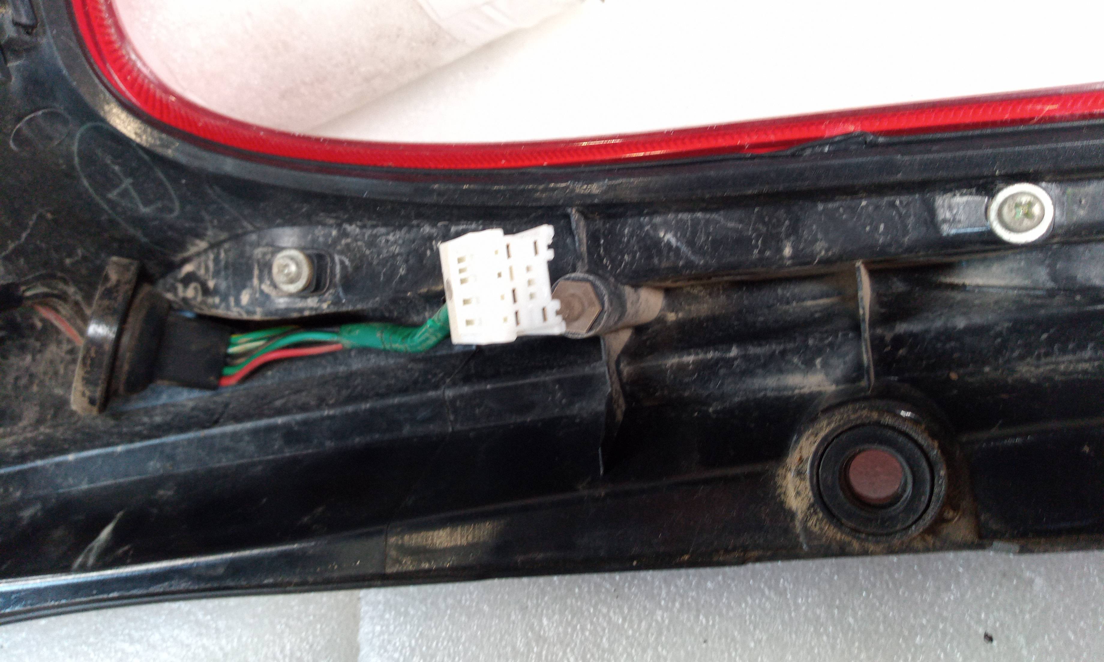 Piloto trasero derecho K9K 0809 de Nissan Juke (f15) 2010-0 110 CV - pieza usada
