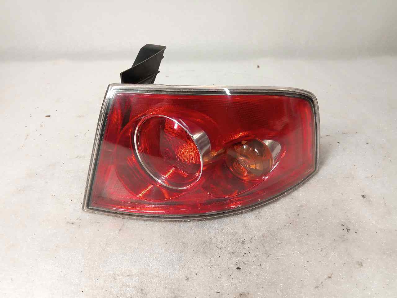 SEAT Ibiza 3 generation (2002-2008) Rear Right Taillight Lamp 6L6945096A 24855867