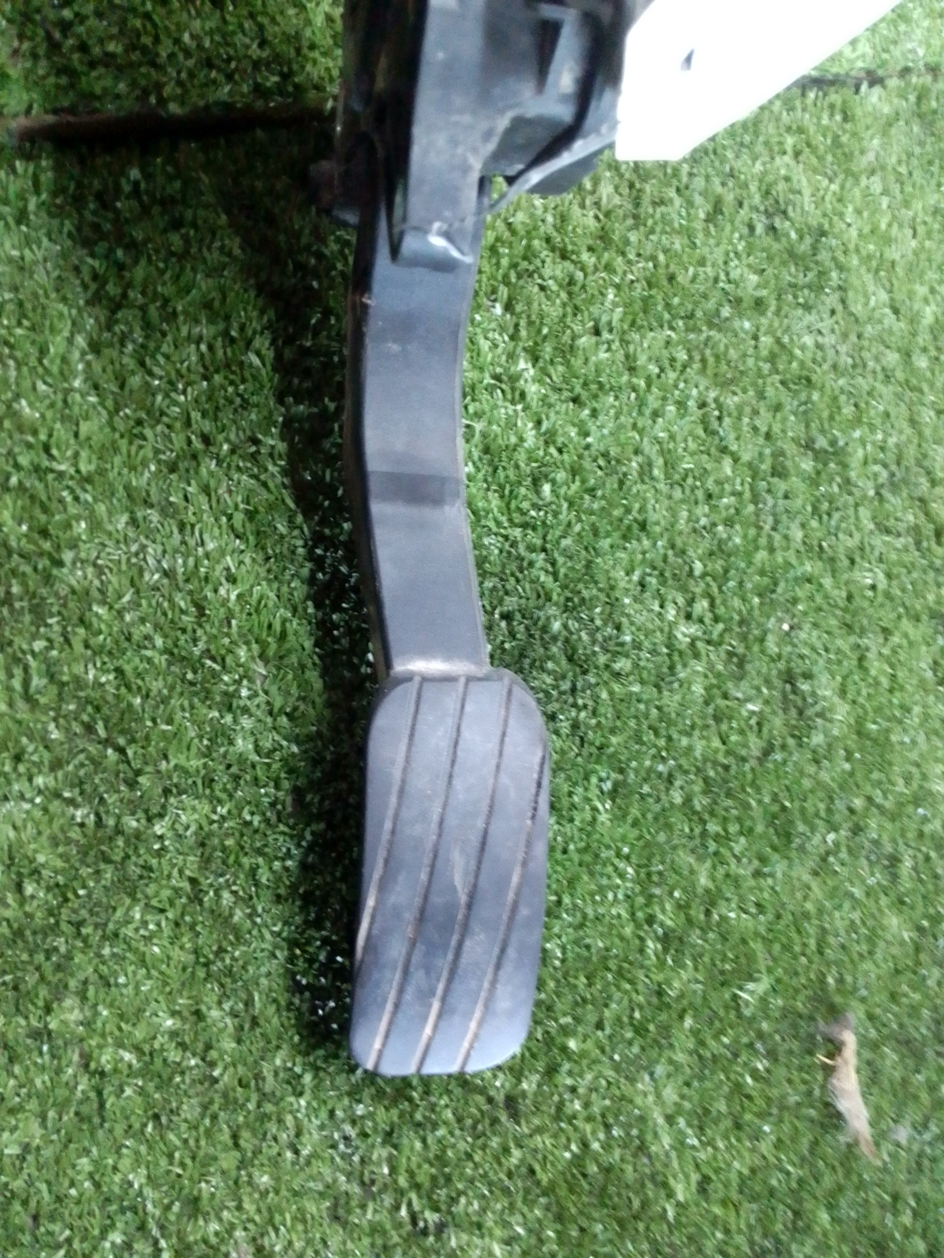 NISSAN Throttle Pedal 180101626R 20047324